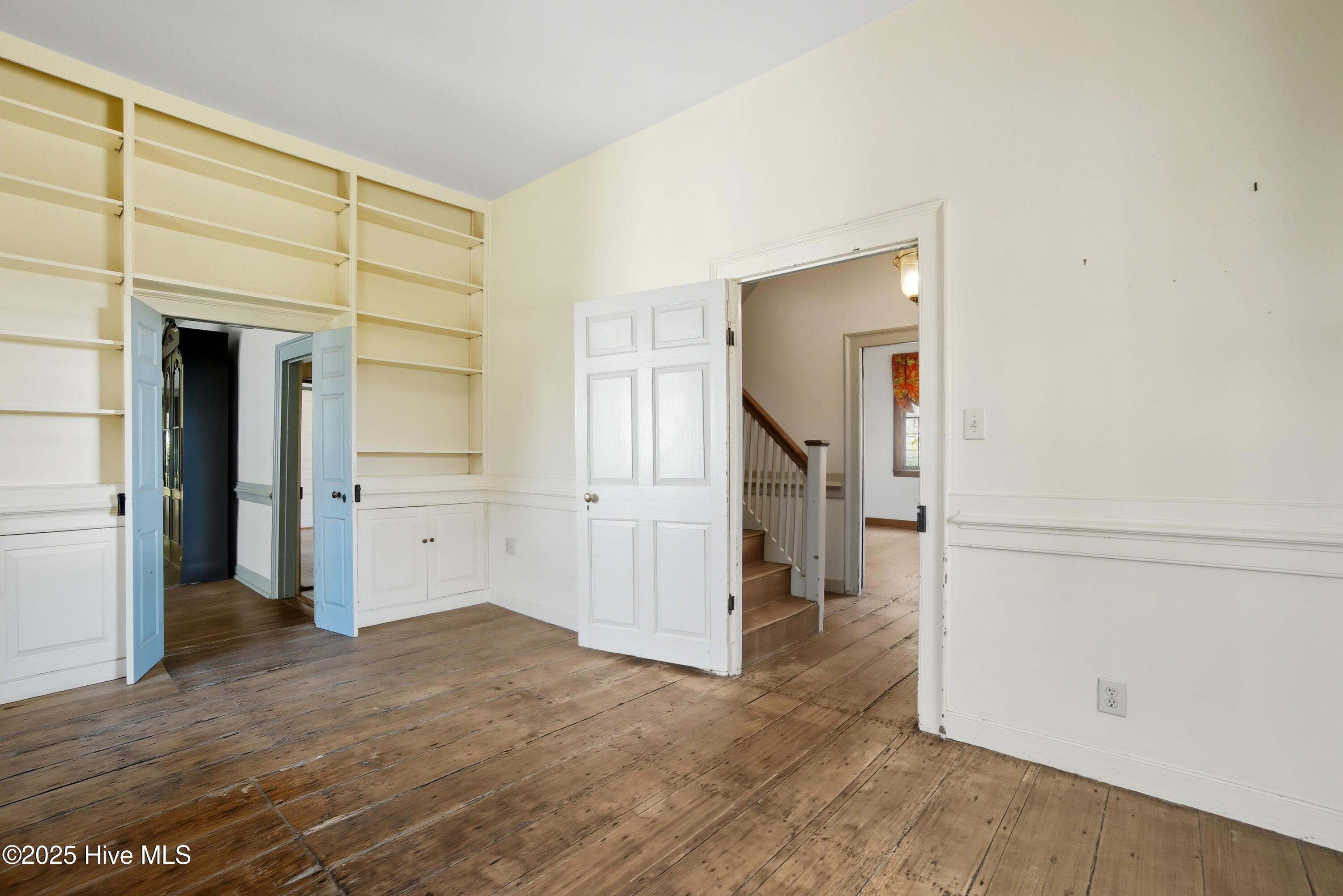 206 W Eden Street Property Photo 12