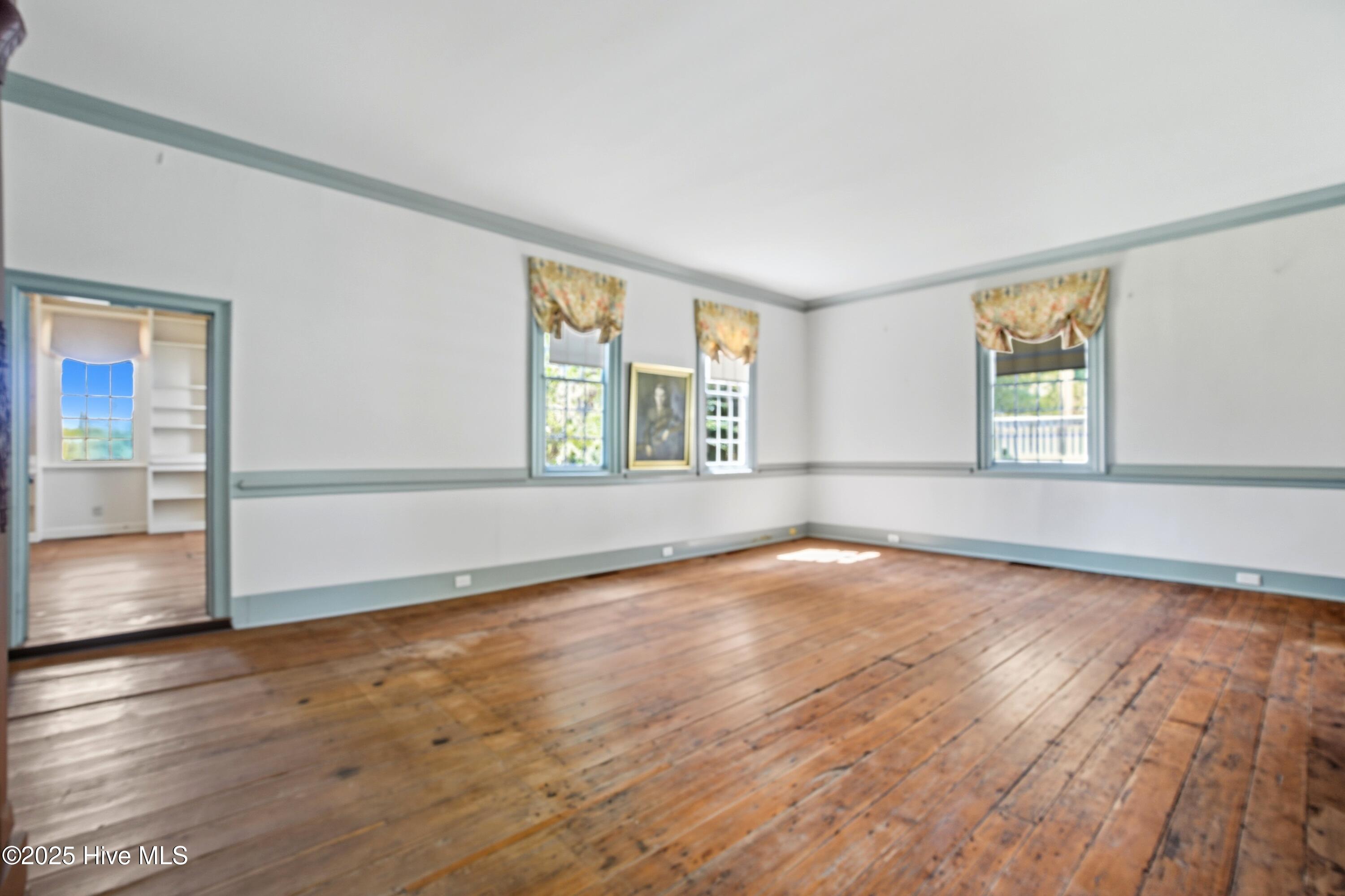 206 W Eden Street Property Photo 13