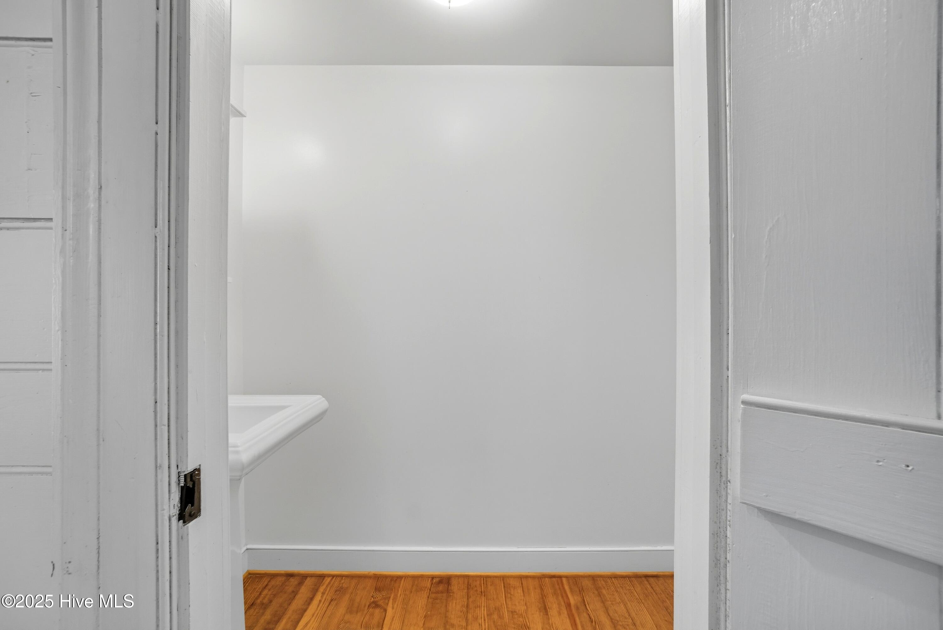 206 W Eden Street Property Photo 24