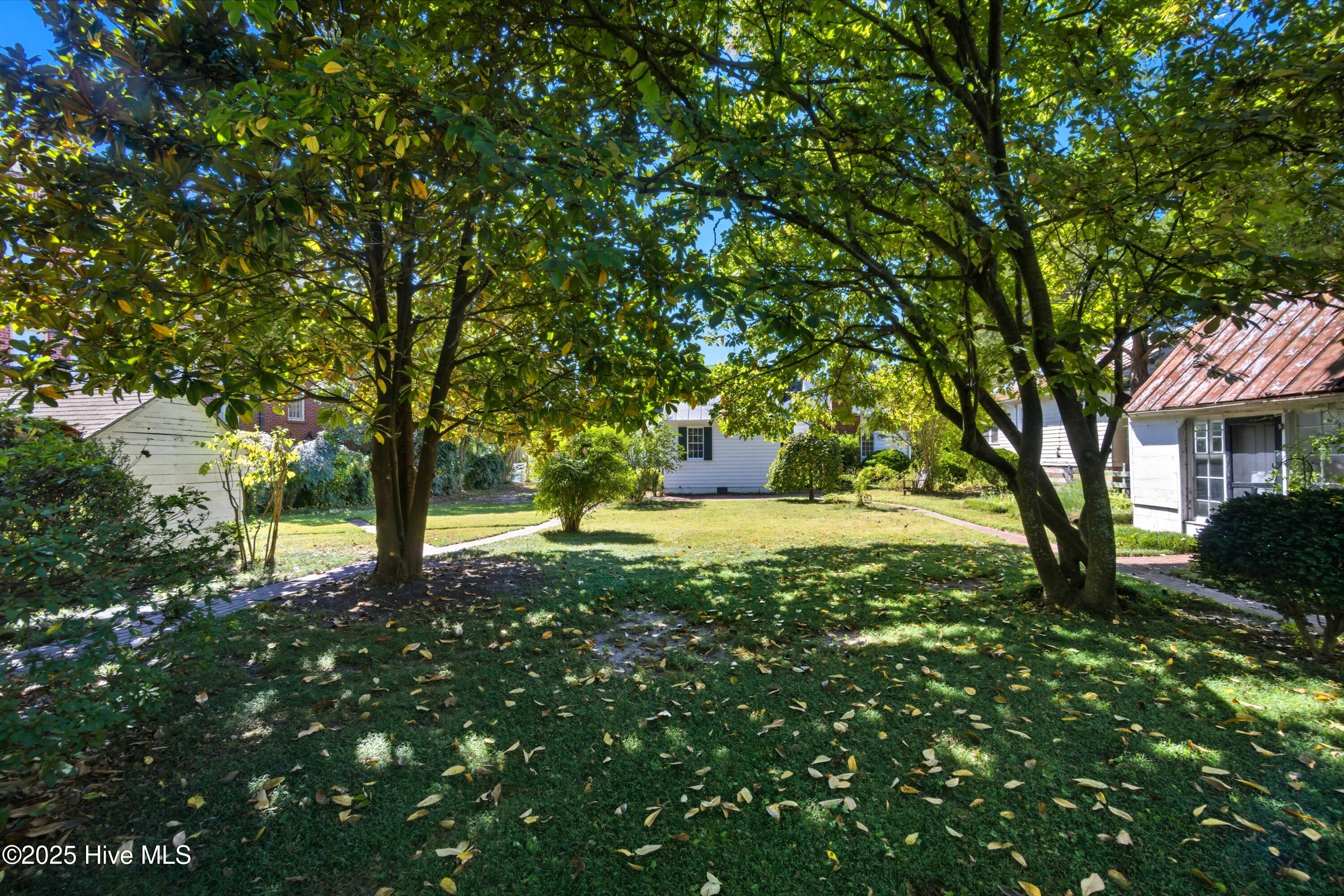 206 W Eden Street Property Photo 43