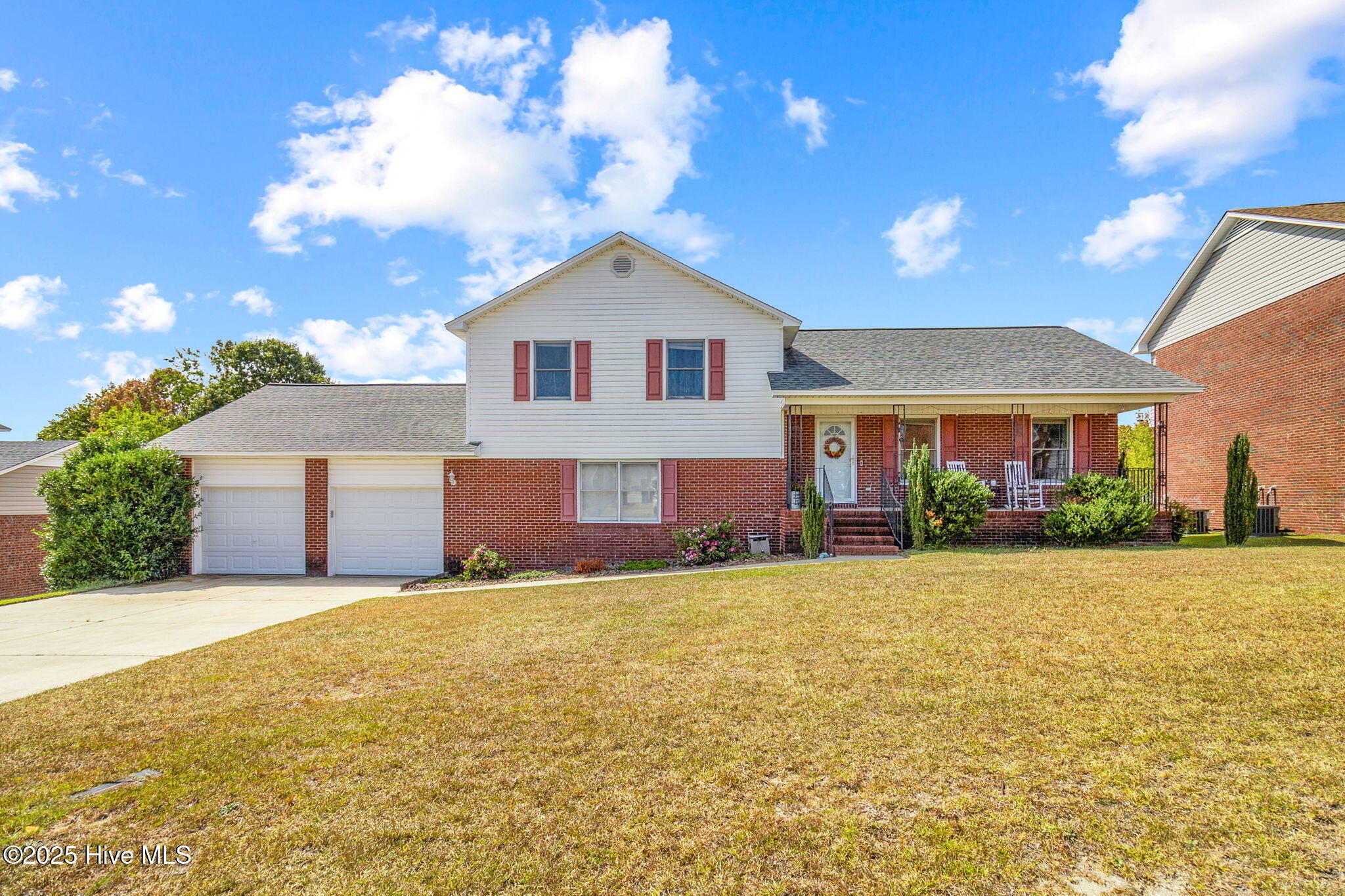 912 Scully Drive Property Photo 1