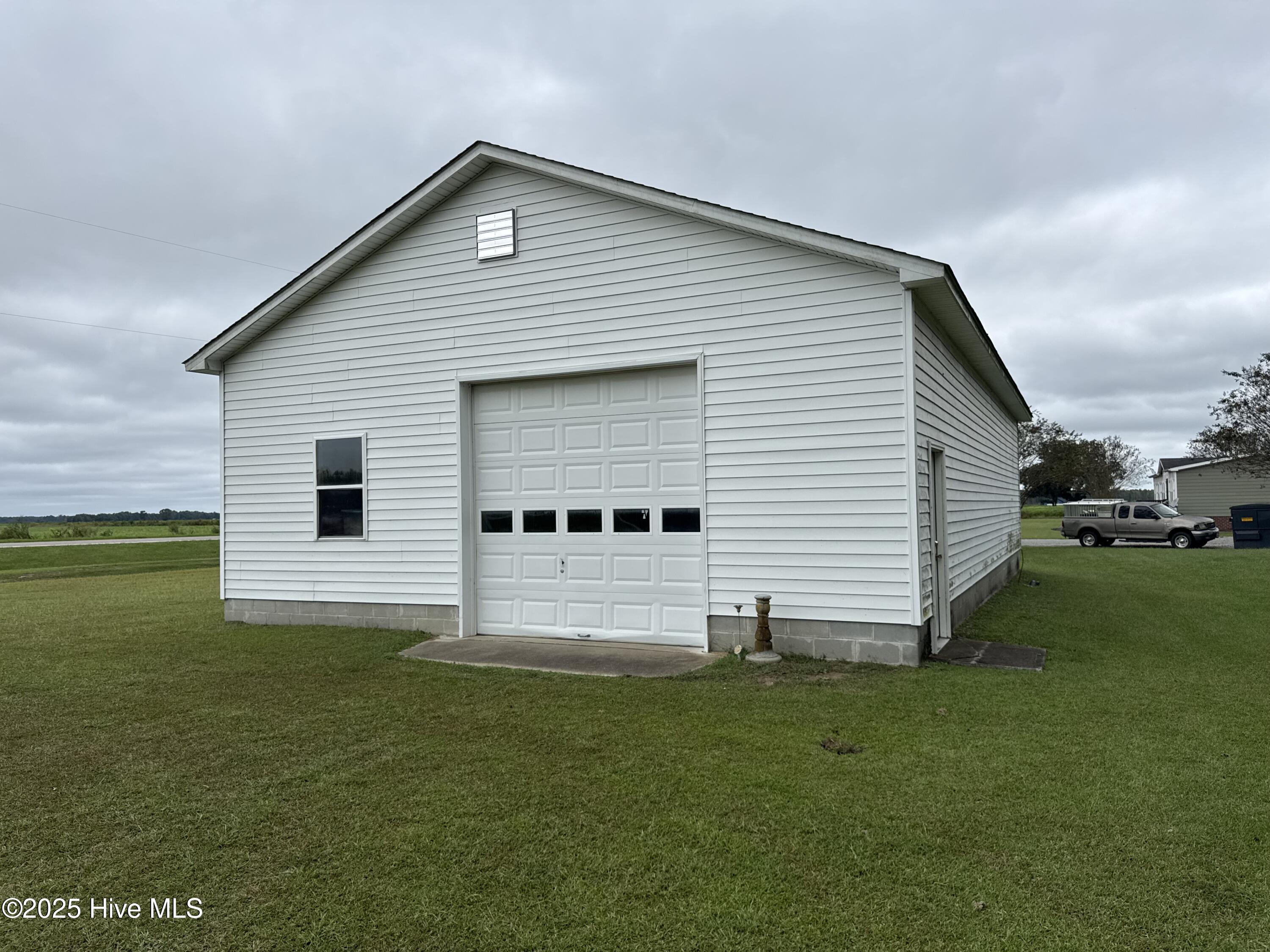 707 Gliden Road Property Photo 6