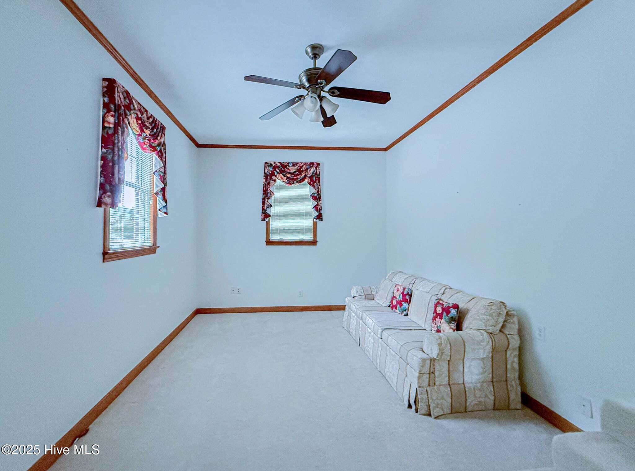 707 Gliden Road Property Photo 8