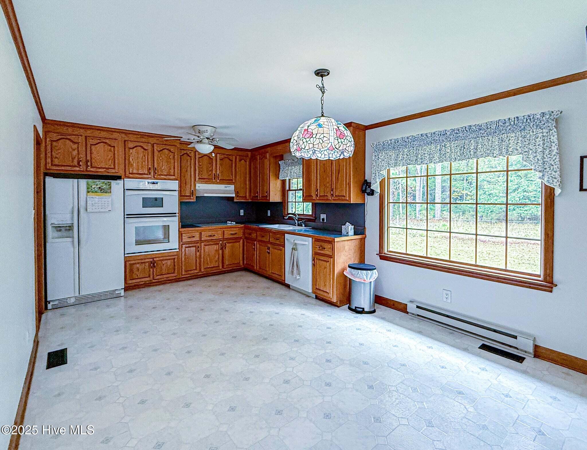 707 Gliden Road Property Photo 9
