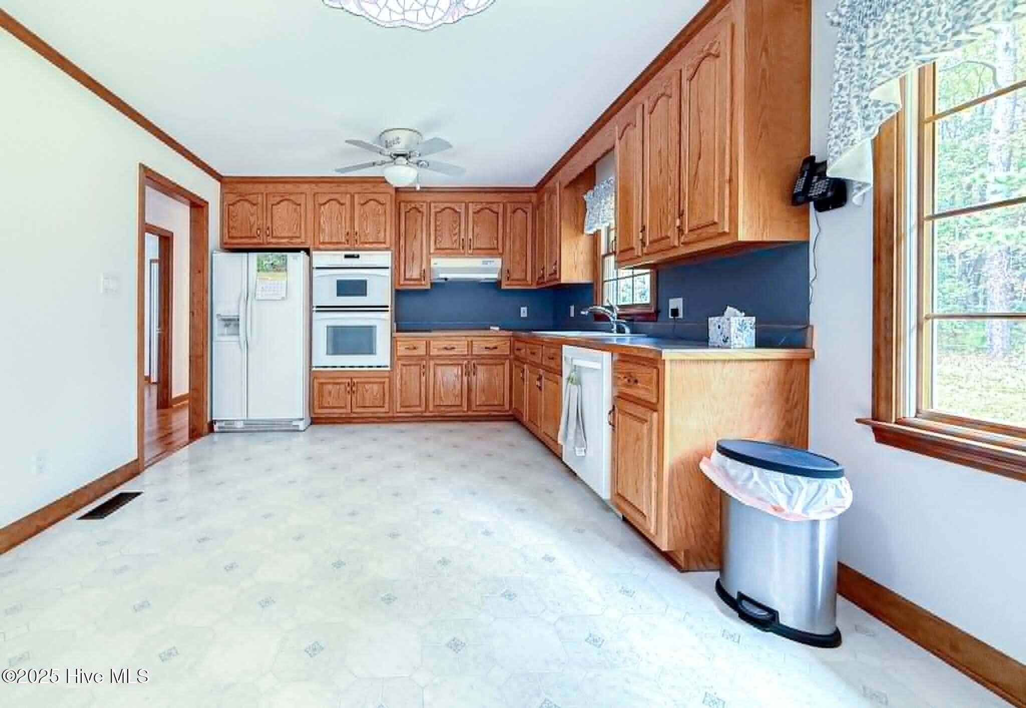 707 Gliden Road Property Photo 14