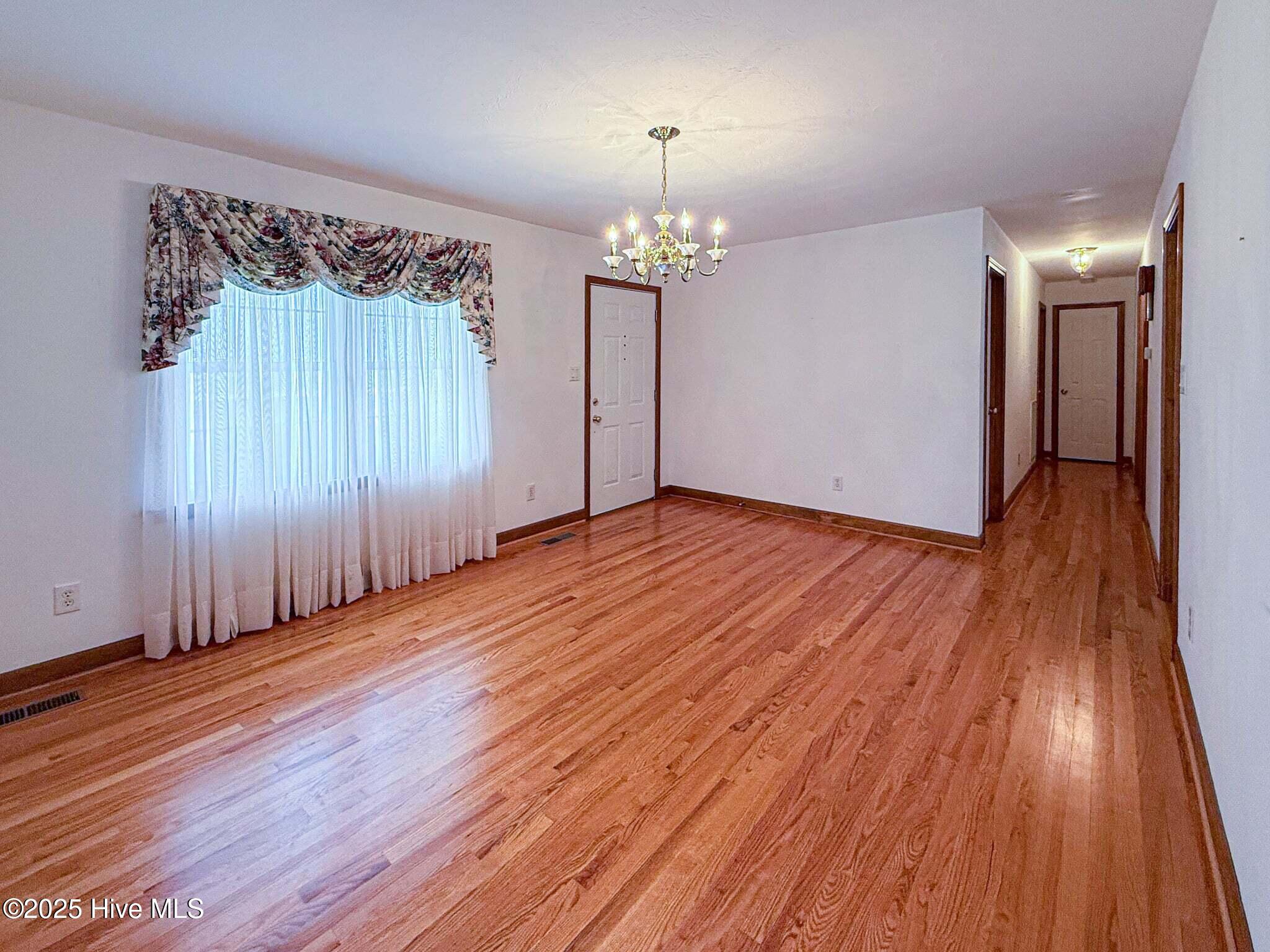 707 Gliden Road Property Photo 16
