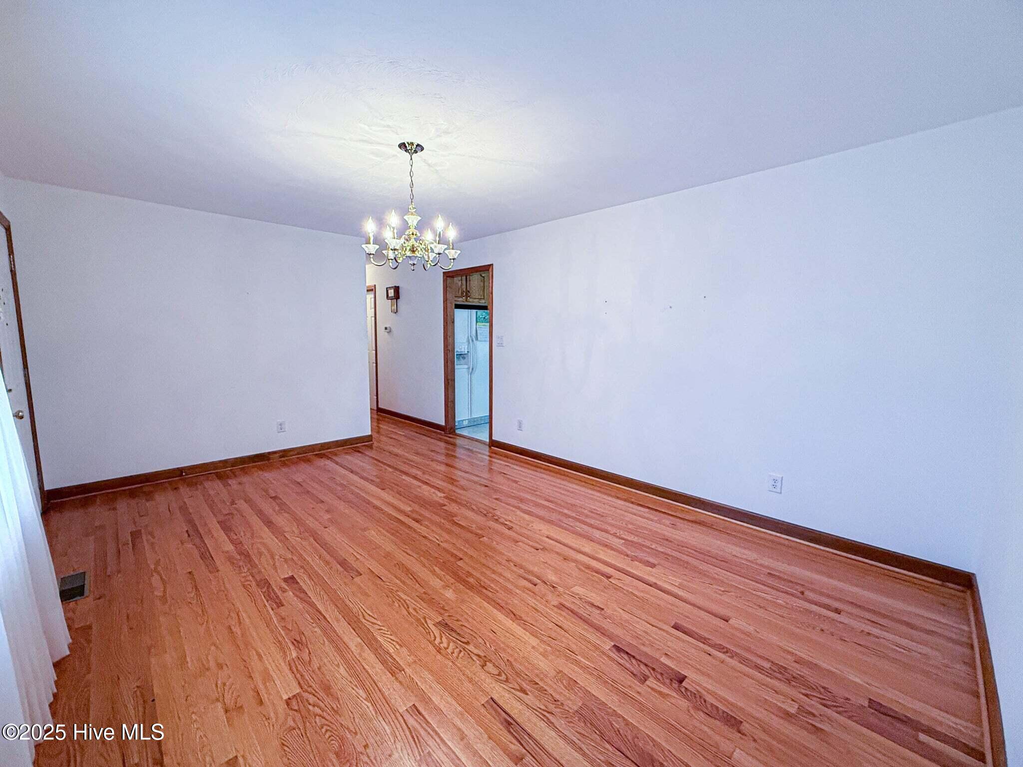 707 Gliden Road Property Photo 17