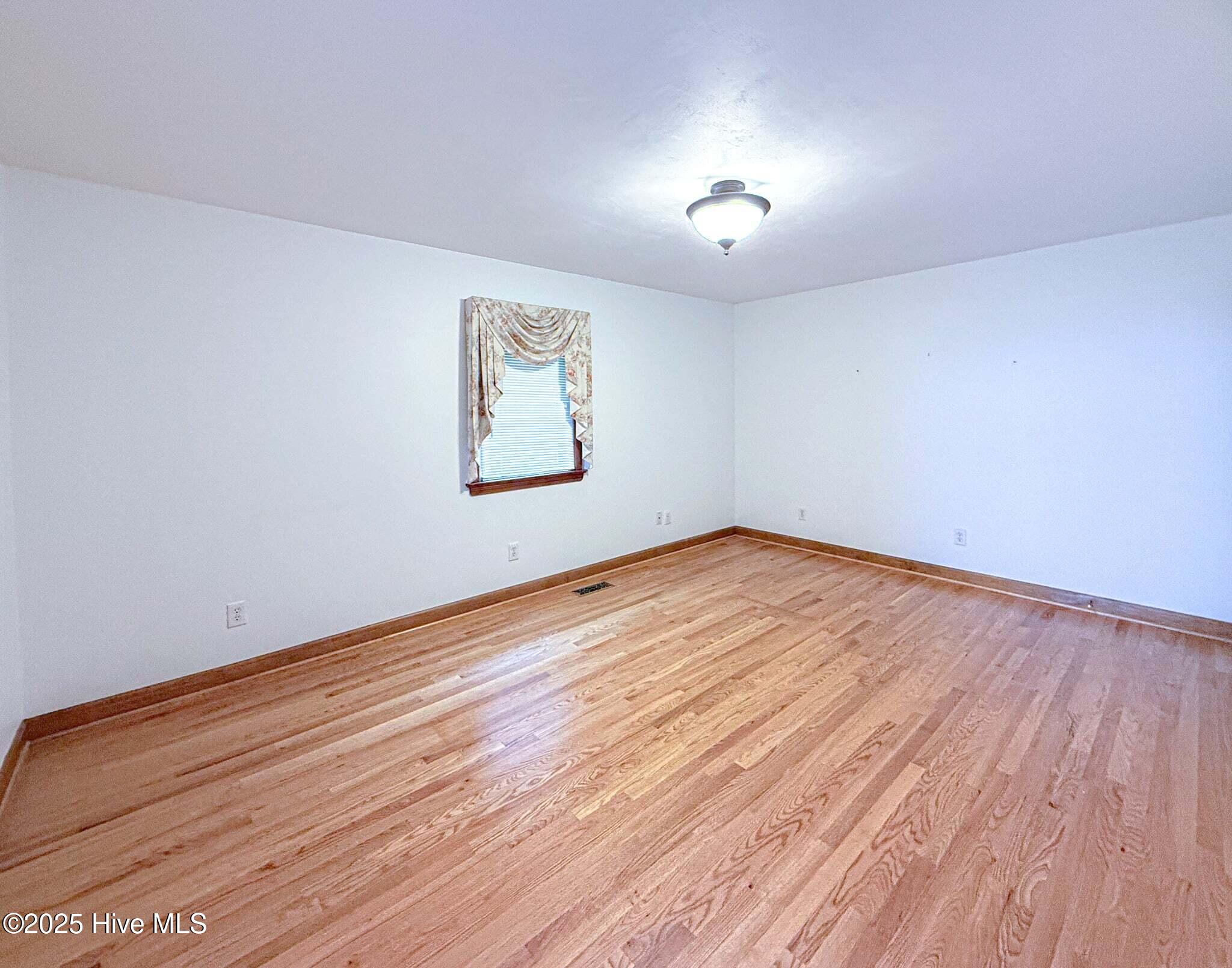 707 Gliden Road Property Photo 18