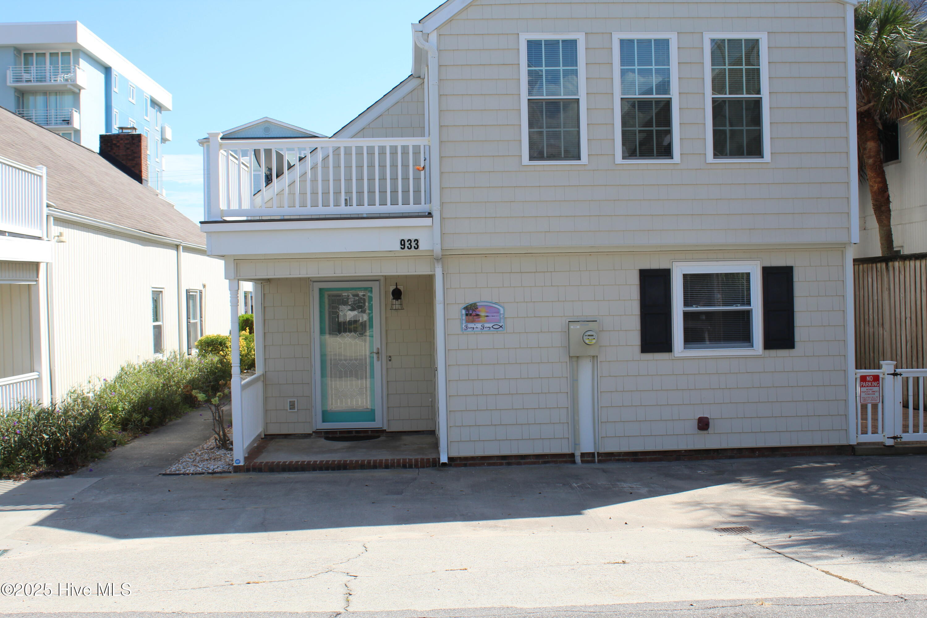 933 Perrin Drive Property Photo 1