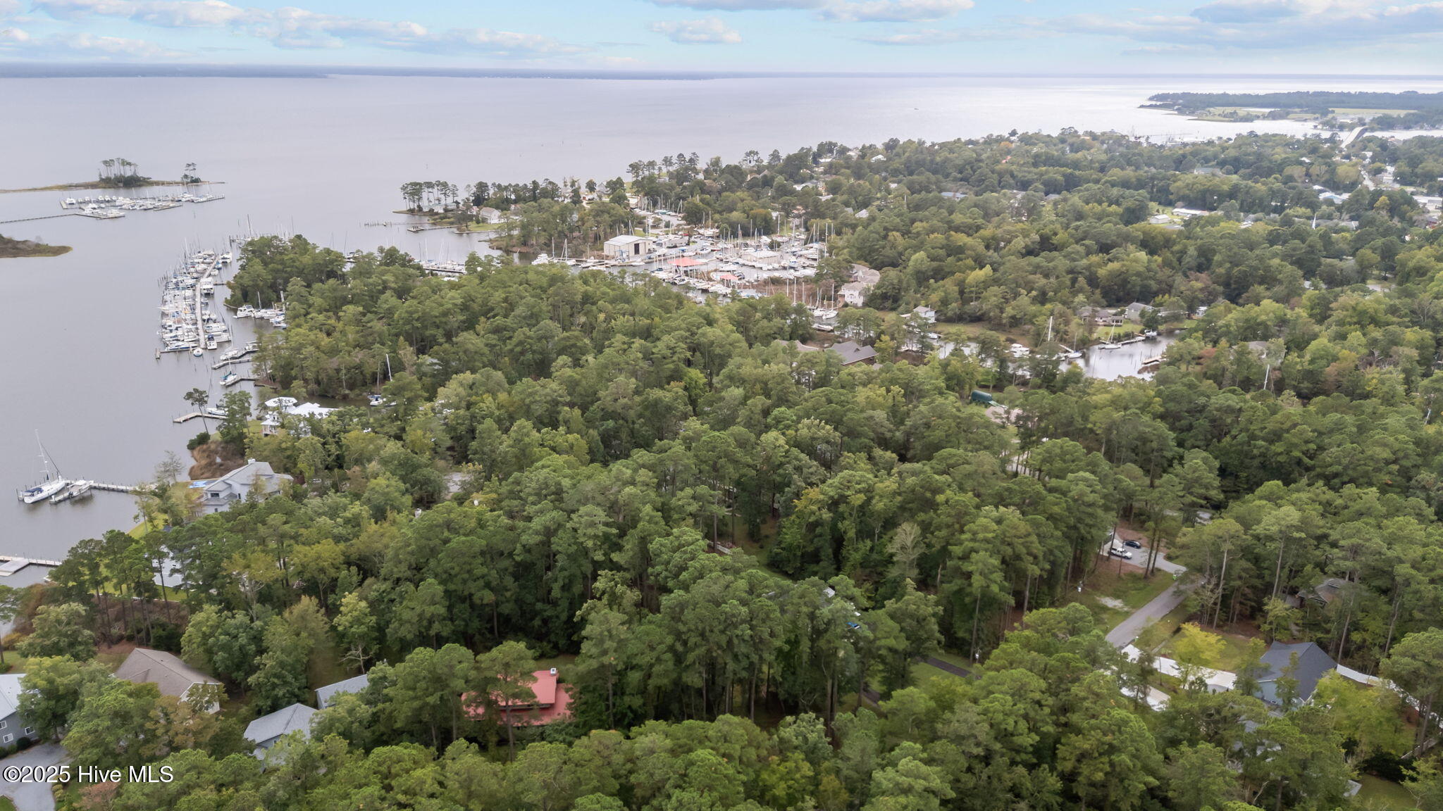 1408 Seafarer Drive Property Photo 6