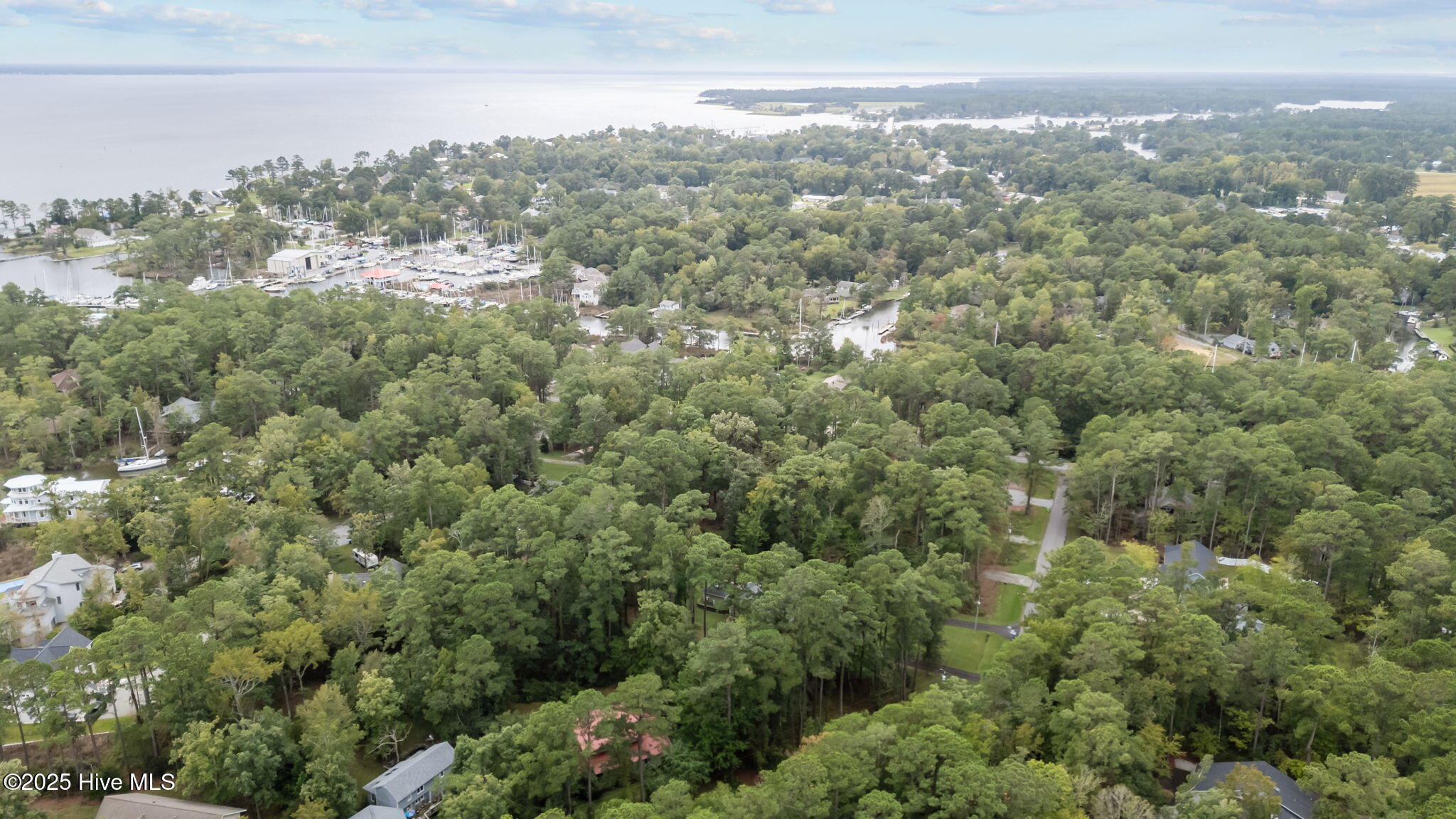 1408 Seafarer Drive Property Photo 8