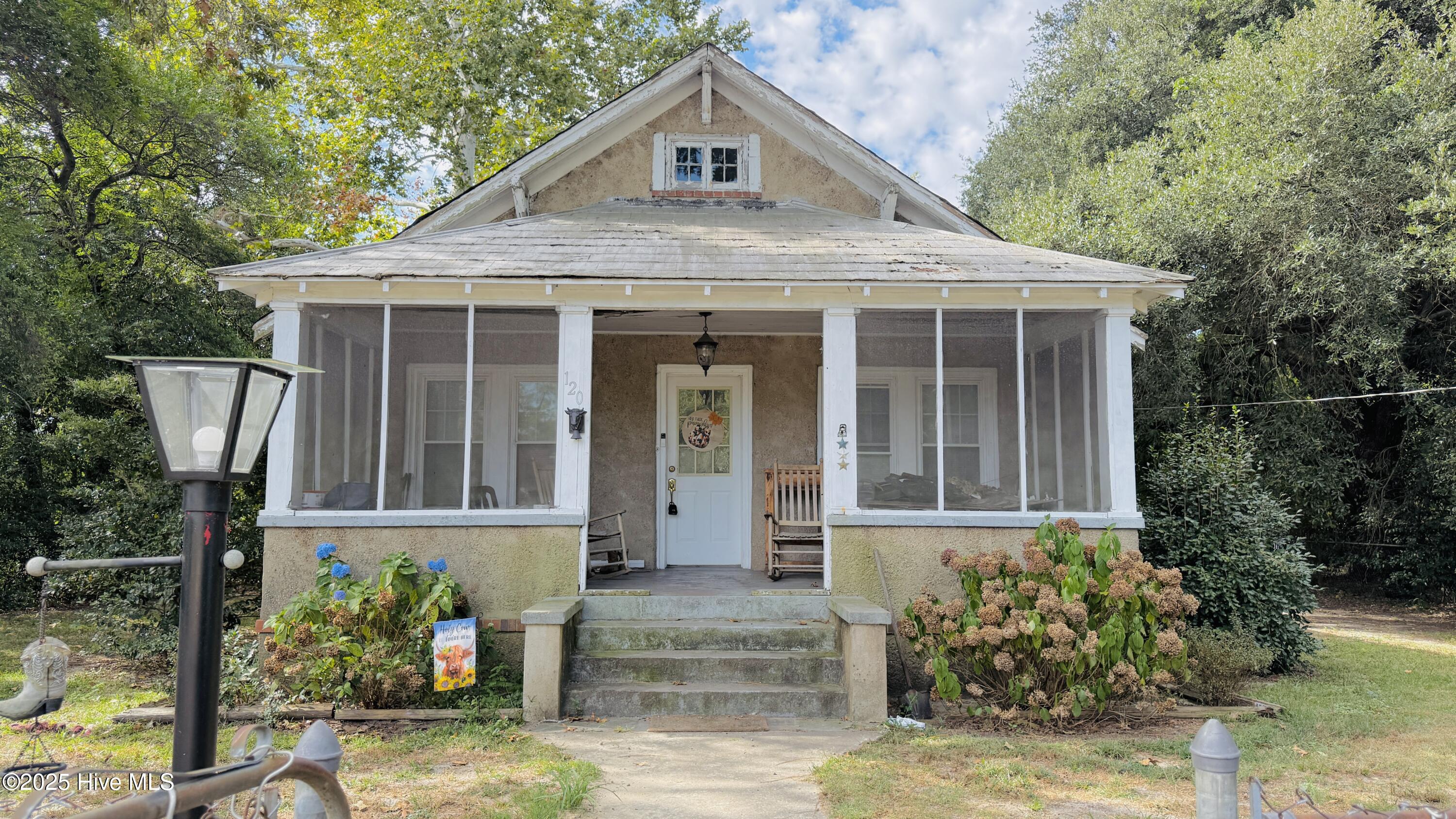 120 W Philadelphia Avenue Property Photo 1