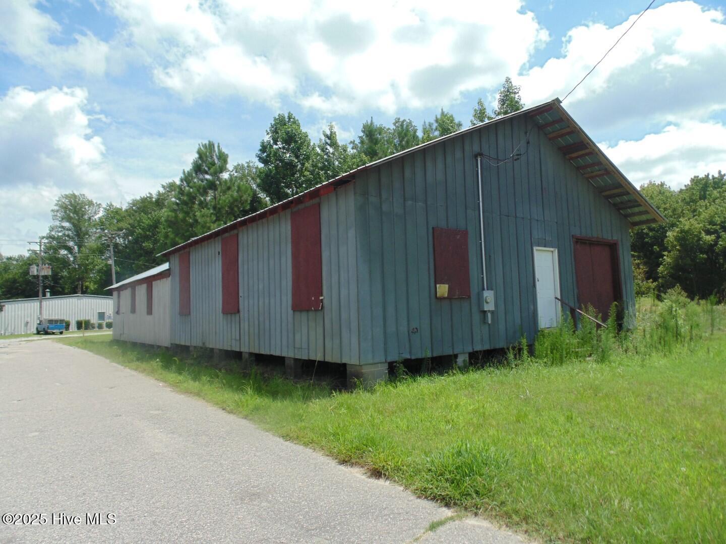 901 S King Street Property Photo 1