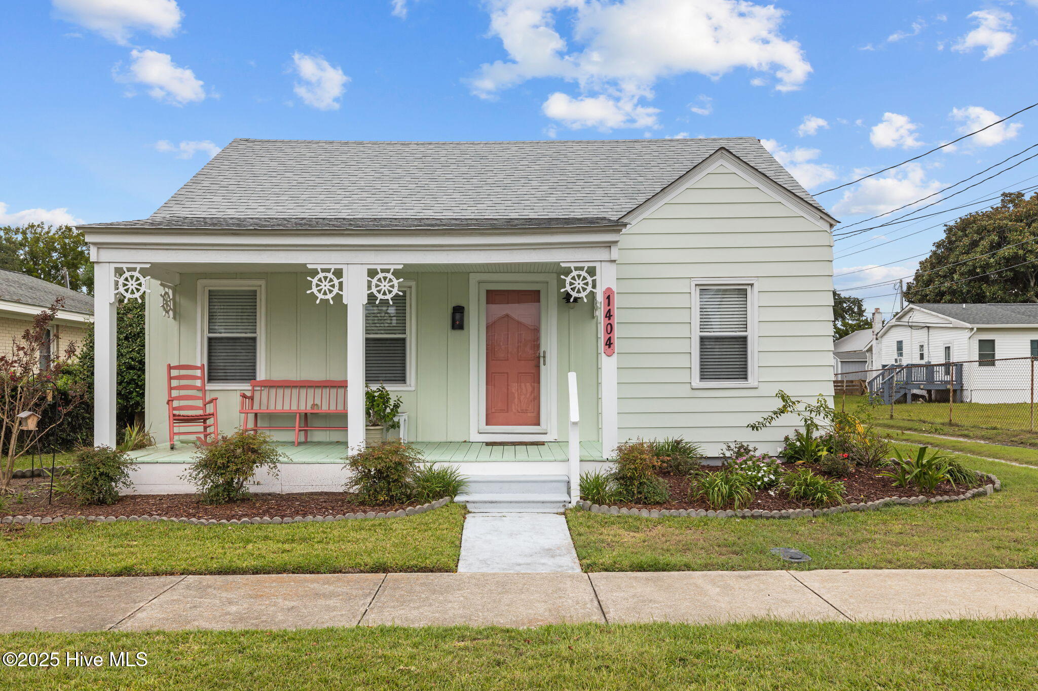 1404 Shackleford Street Property Photo 1