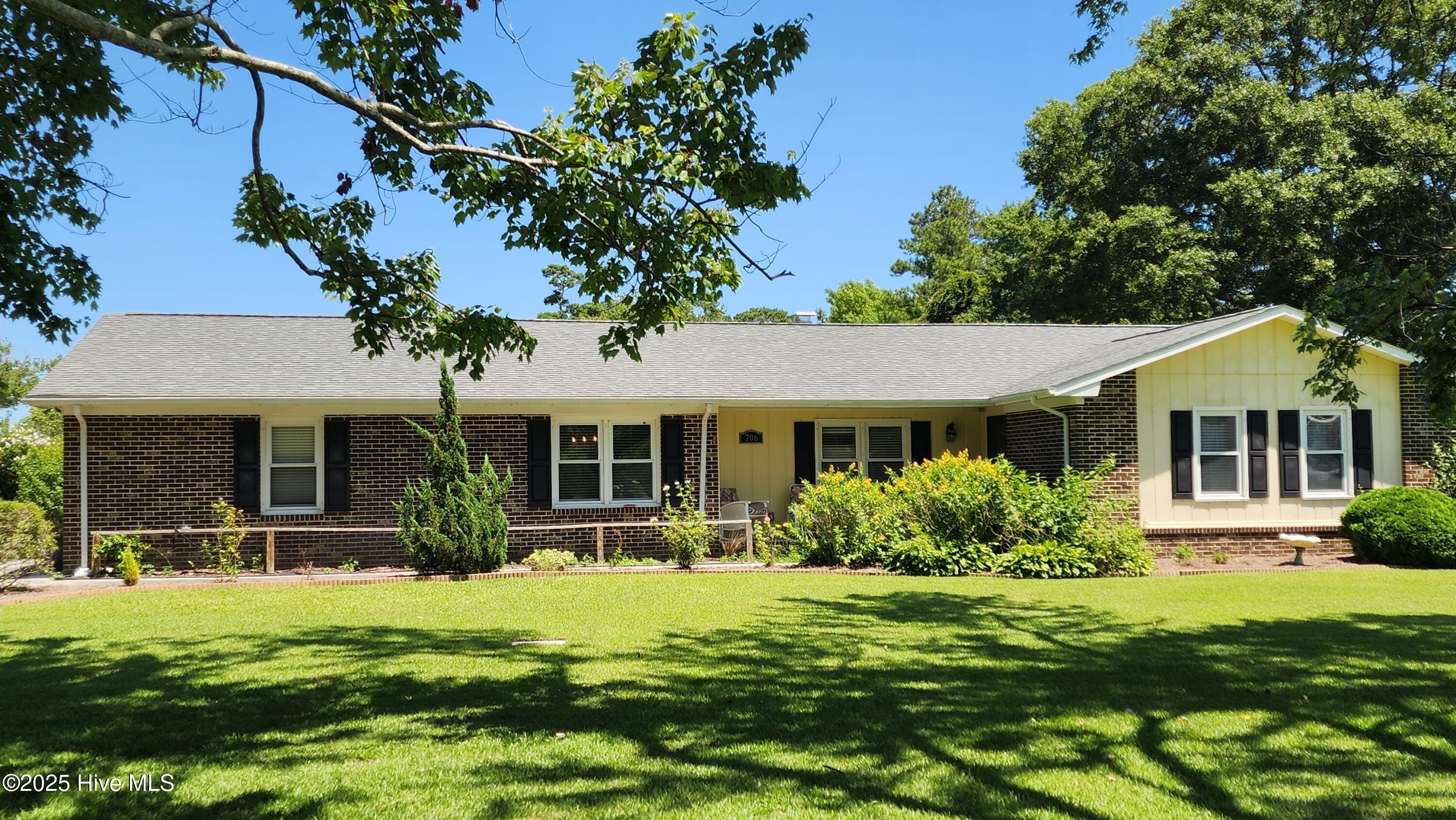 706 Hedrick Boulevard Property Photo 1