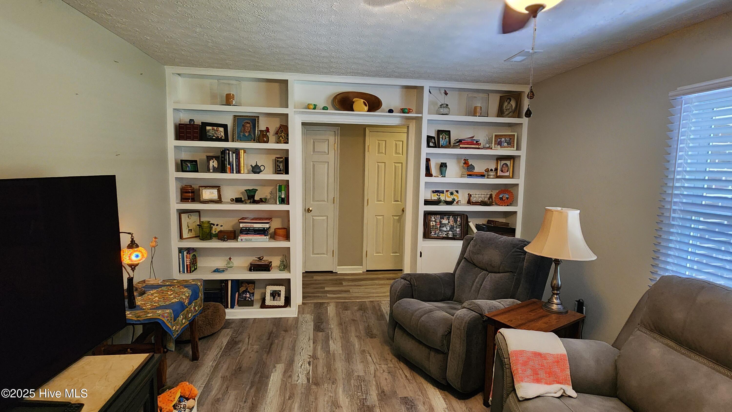 706 Hedrick Boulevard Property Photo 4