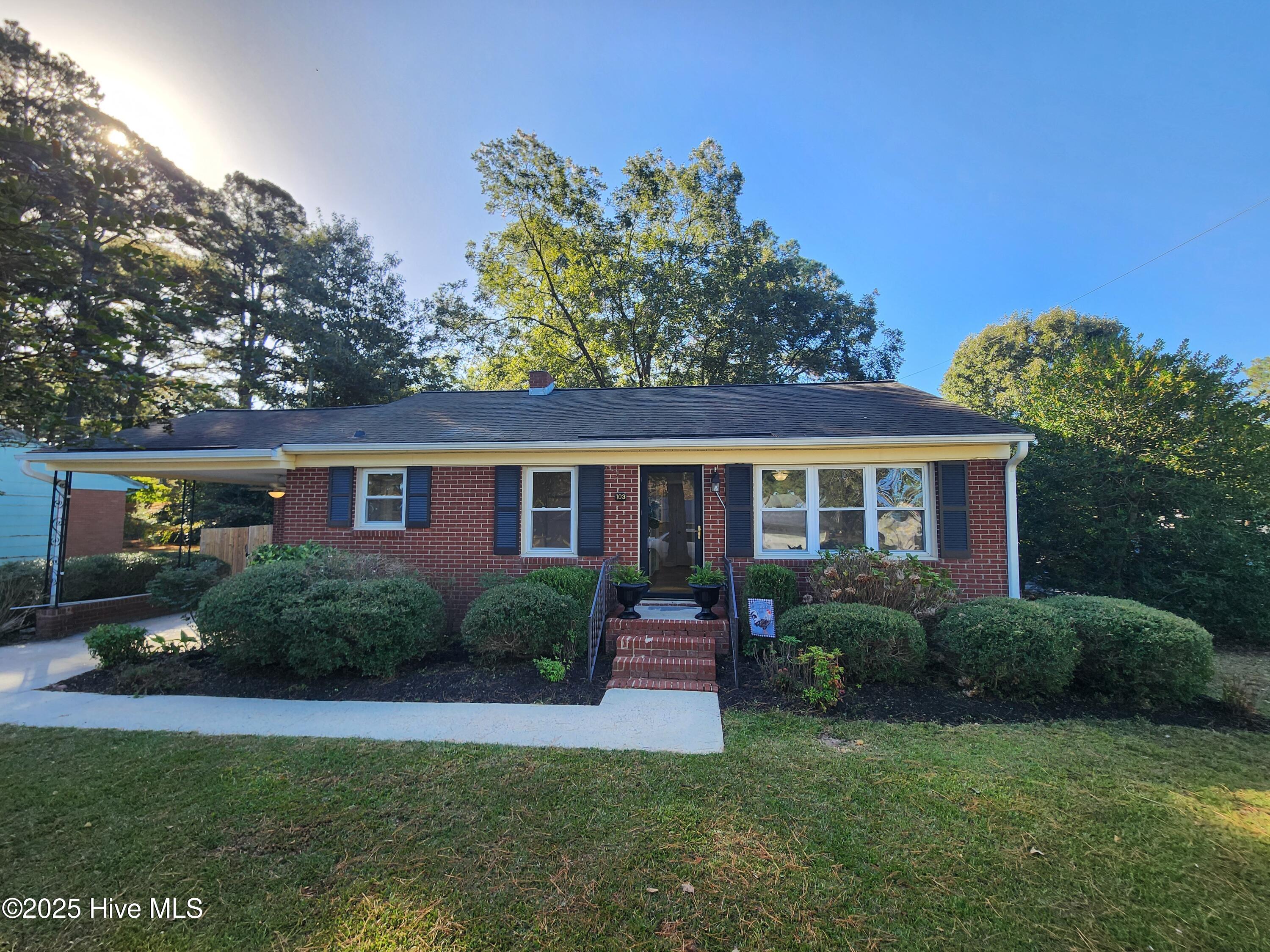 103 Dell Street Property Photo 1