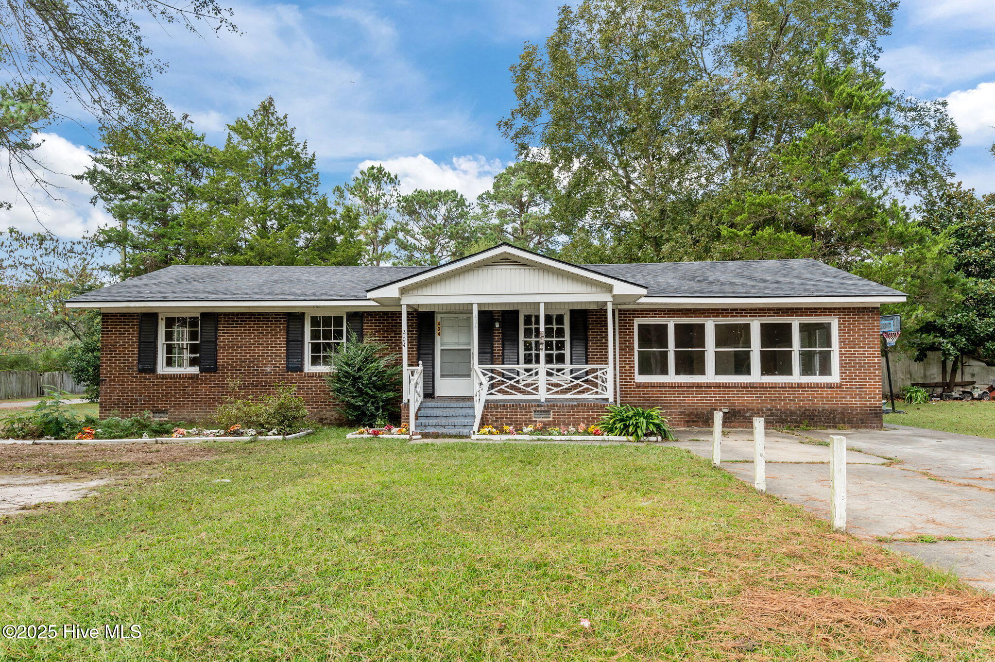 404 W Green Street Property Photo 1