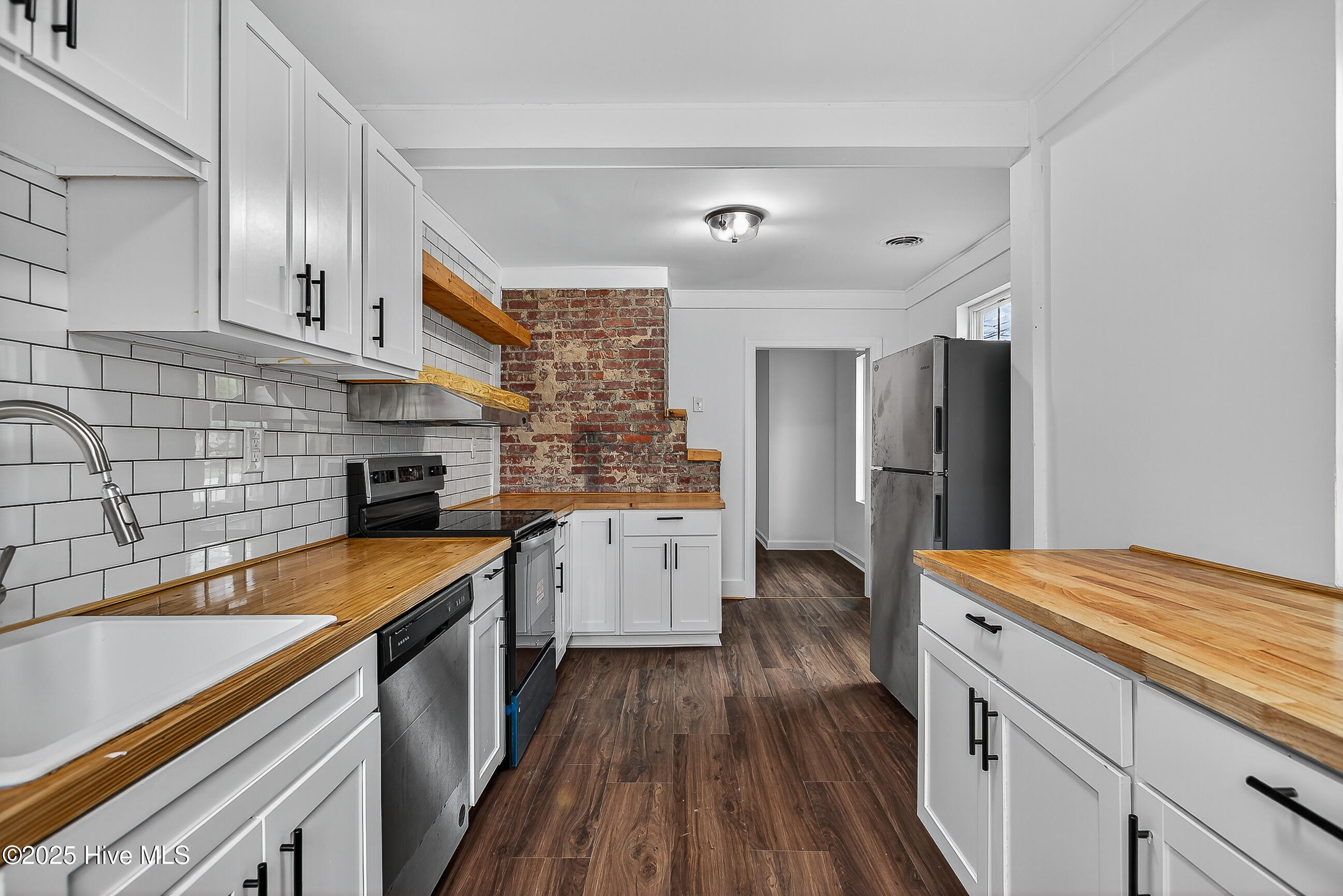 122 E Bayshore Boulevard Property Photo 9