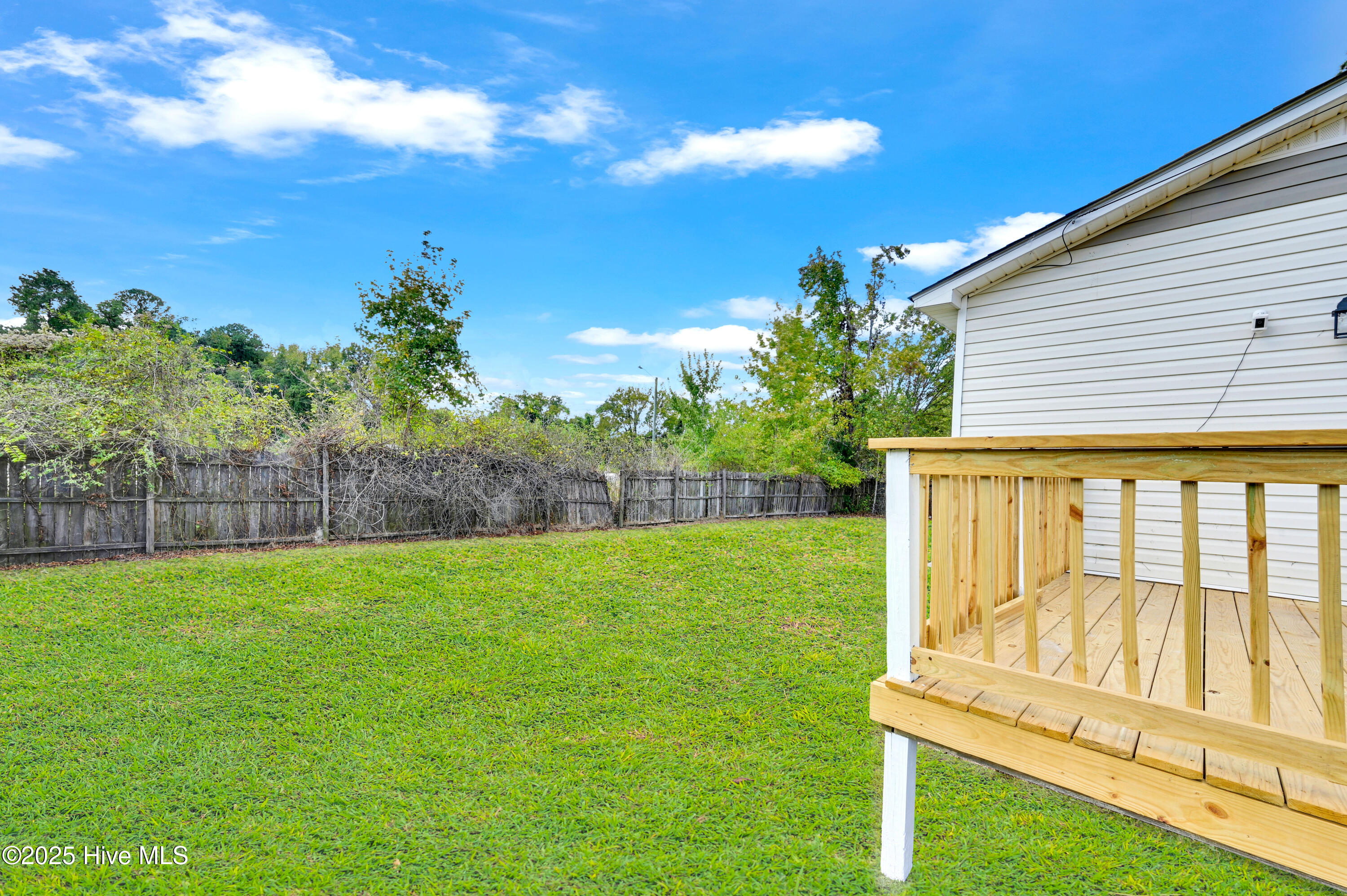 809 E First Street Property Photo 10