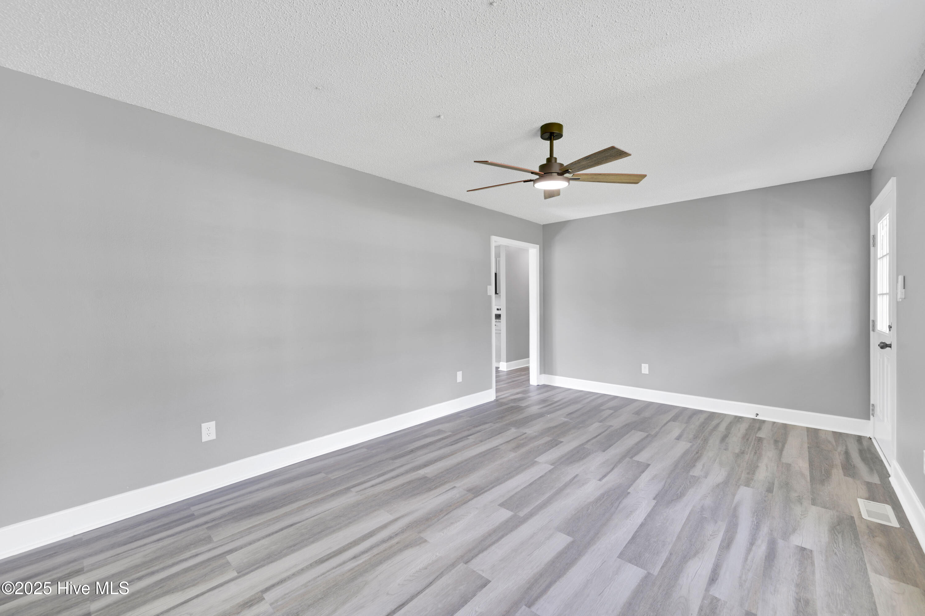 809 E First Street Property Photo 14