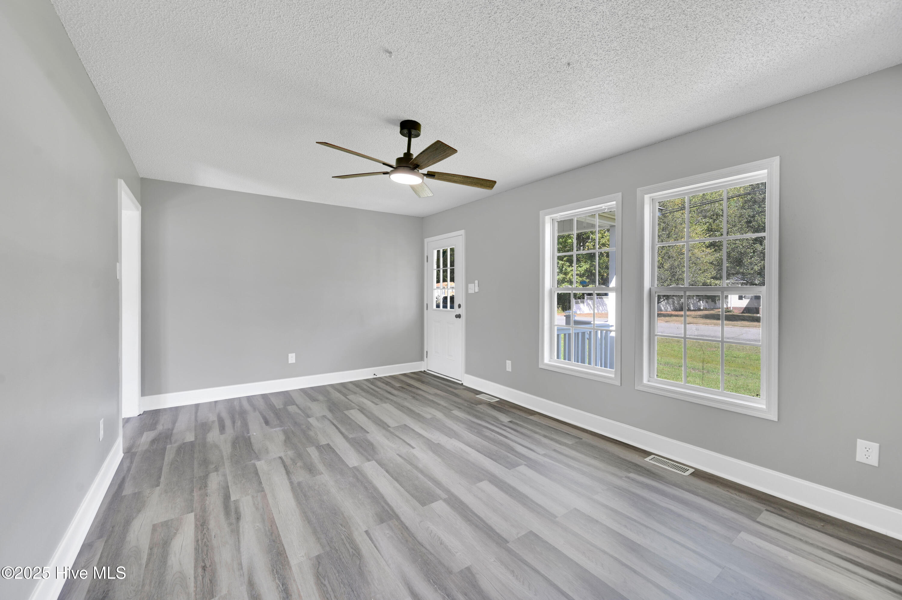 809 E First Street Property Photo 15