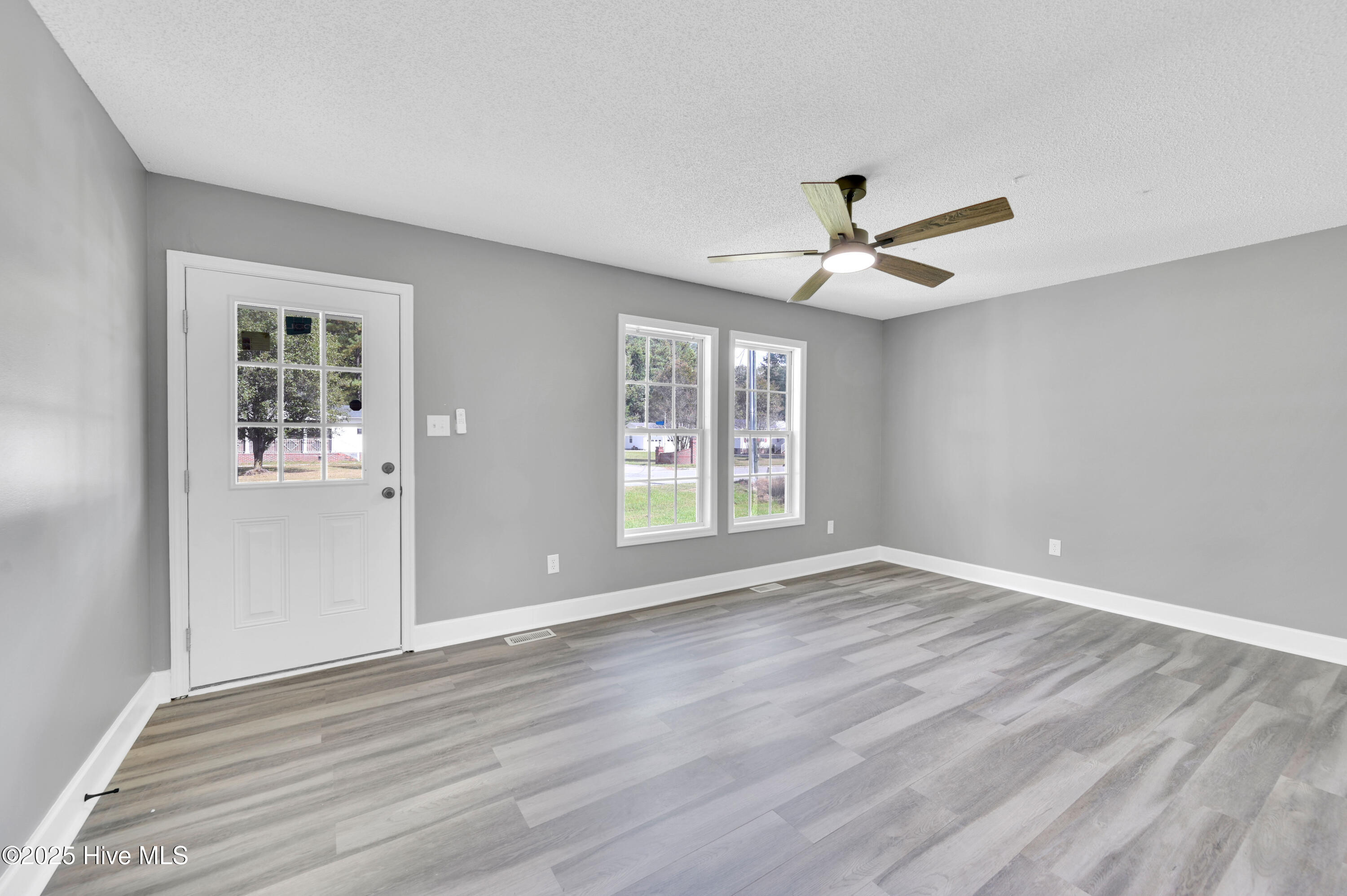 809 E First Street Property Photo 16