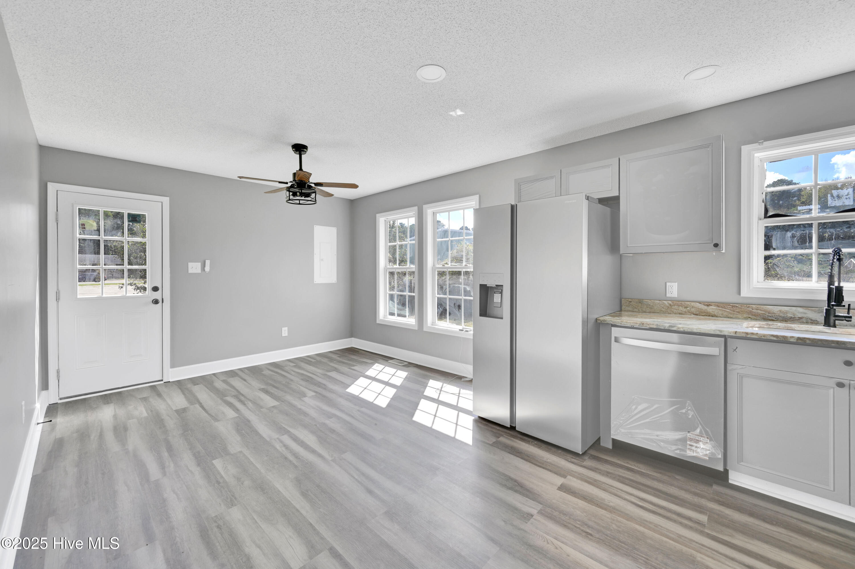 809 E First Street Property Photo 18