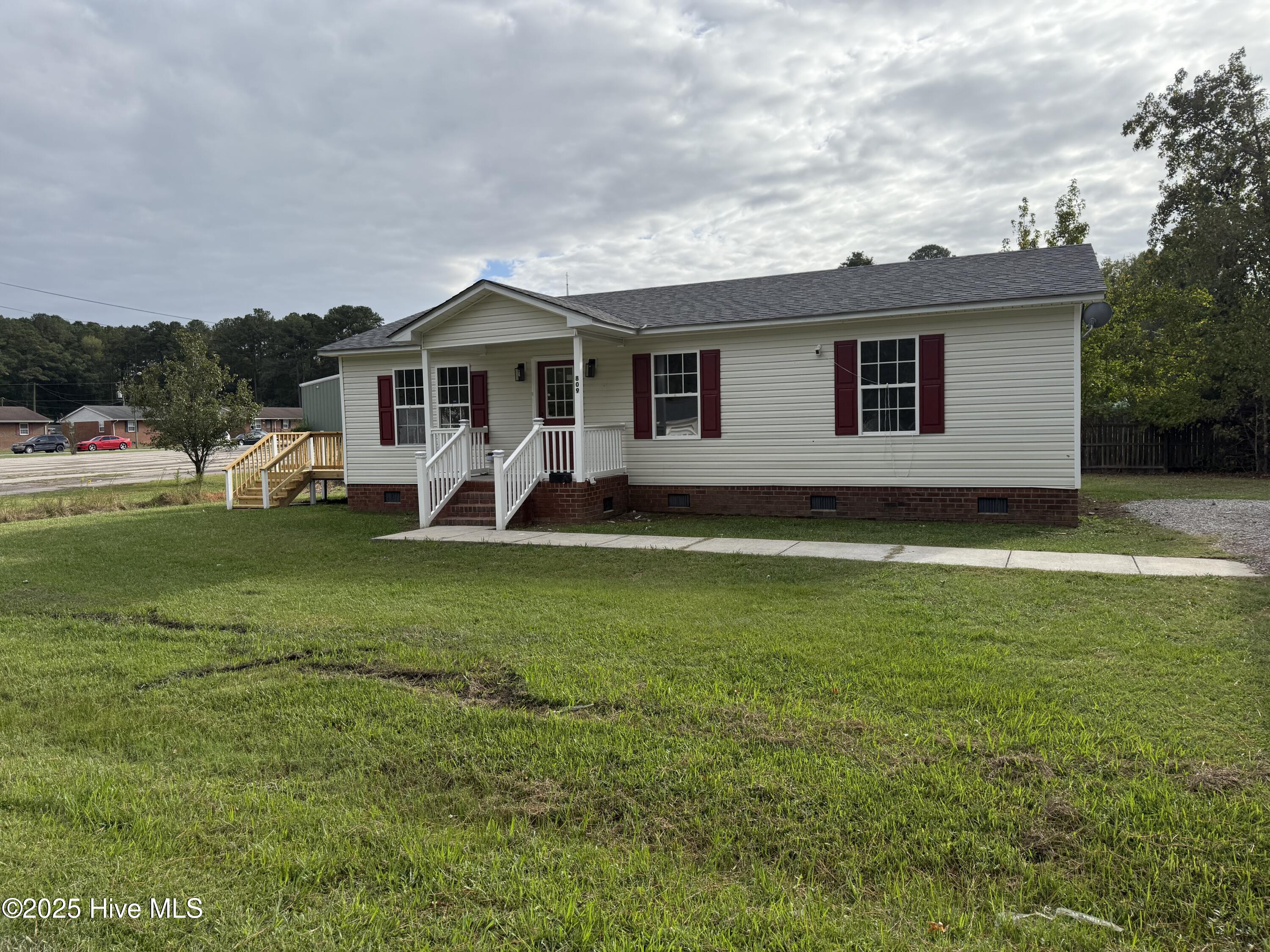 809 E First Street Property Photo 20