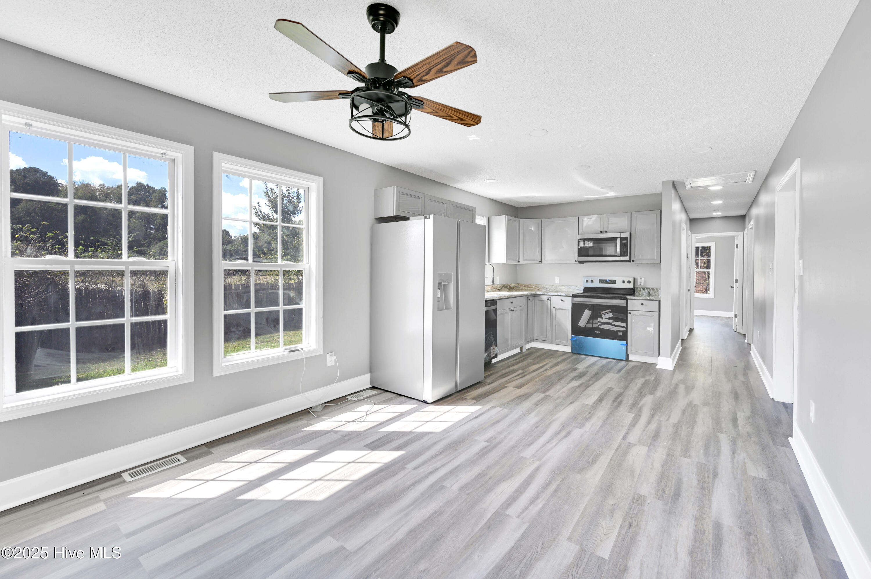 809 E First Street Property Photo 21