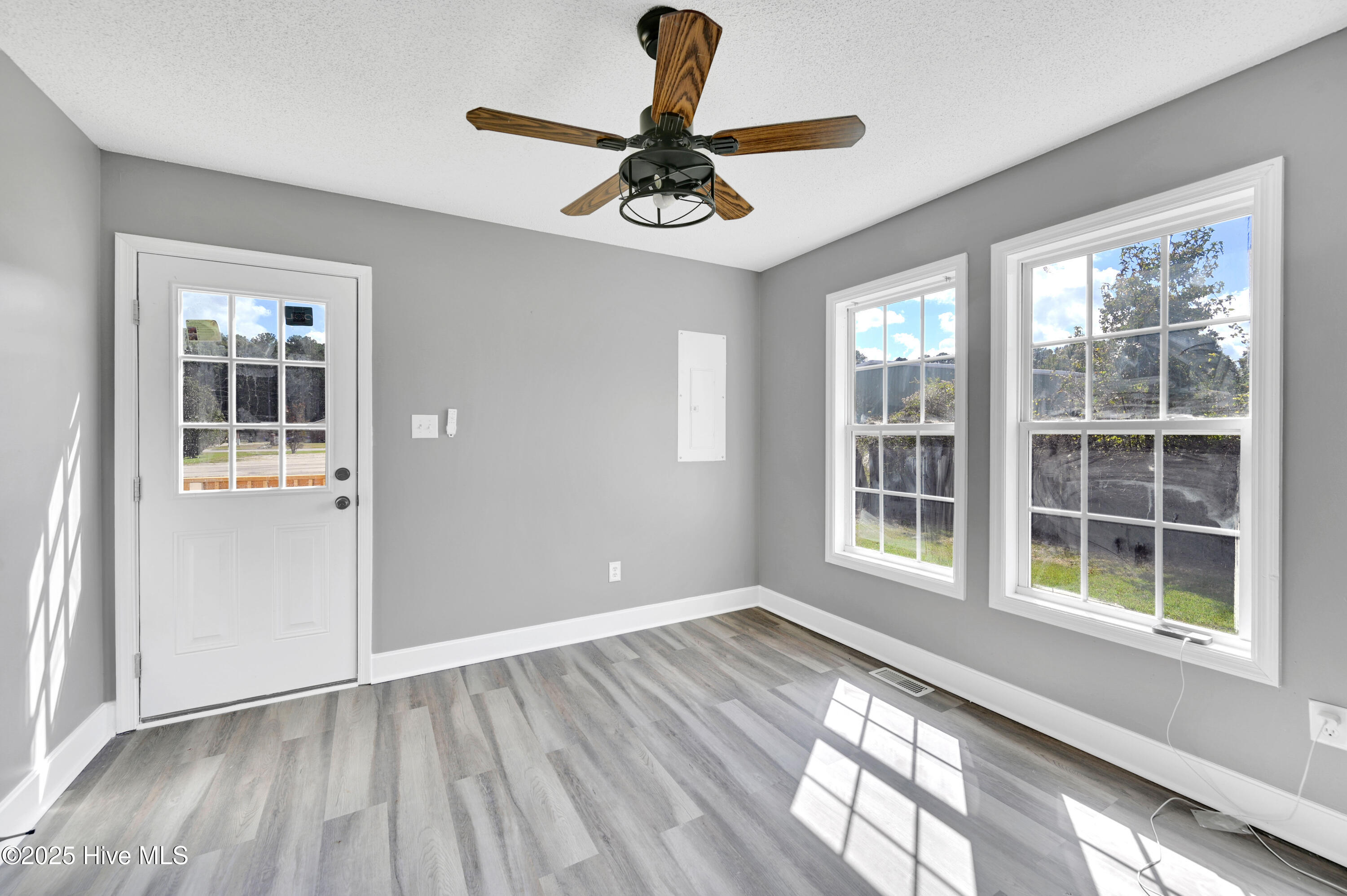 809 E First Street Property Photo 22