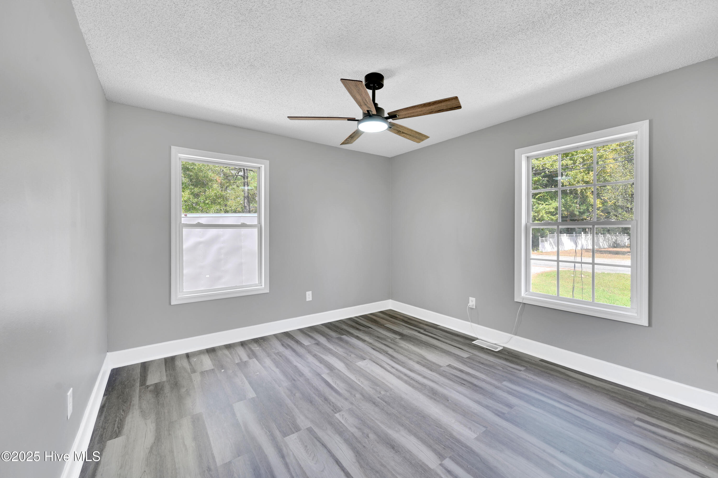 809 E First Street Property Photo 28