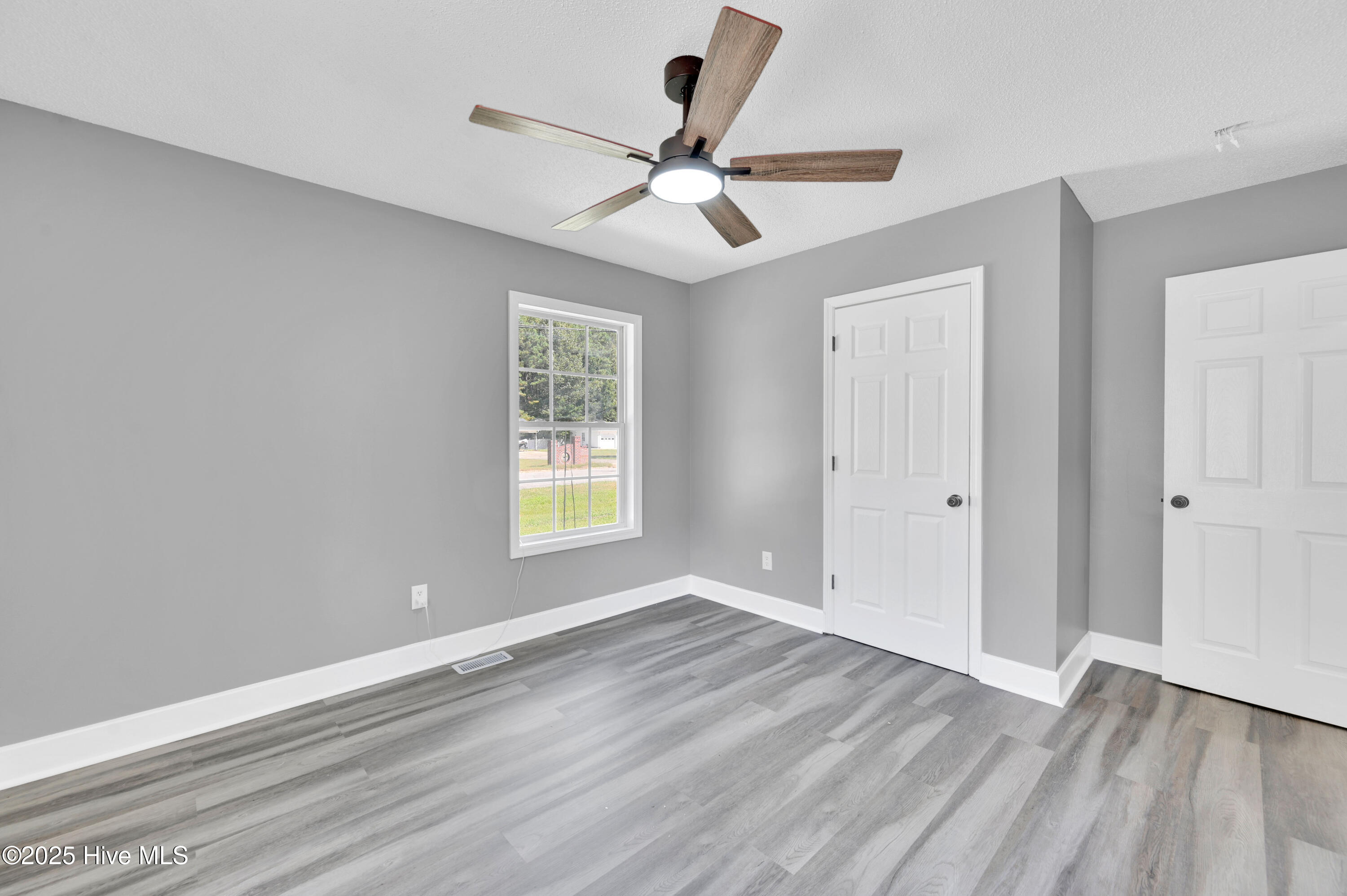 809 E First Street Property Photo 29