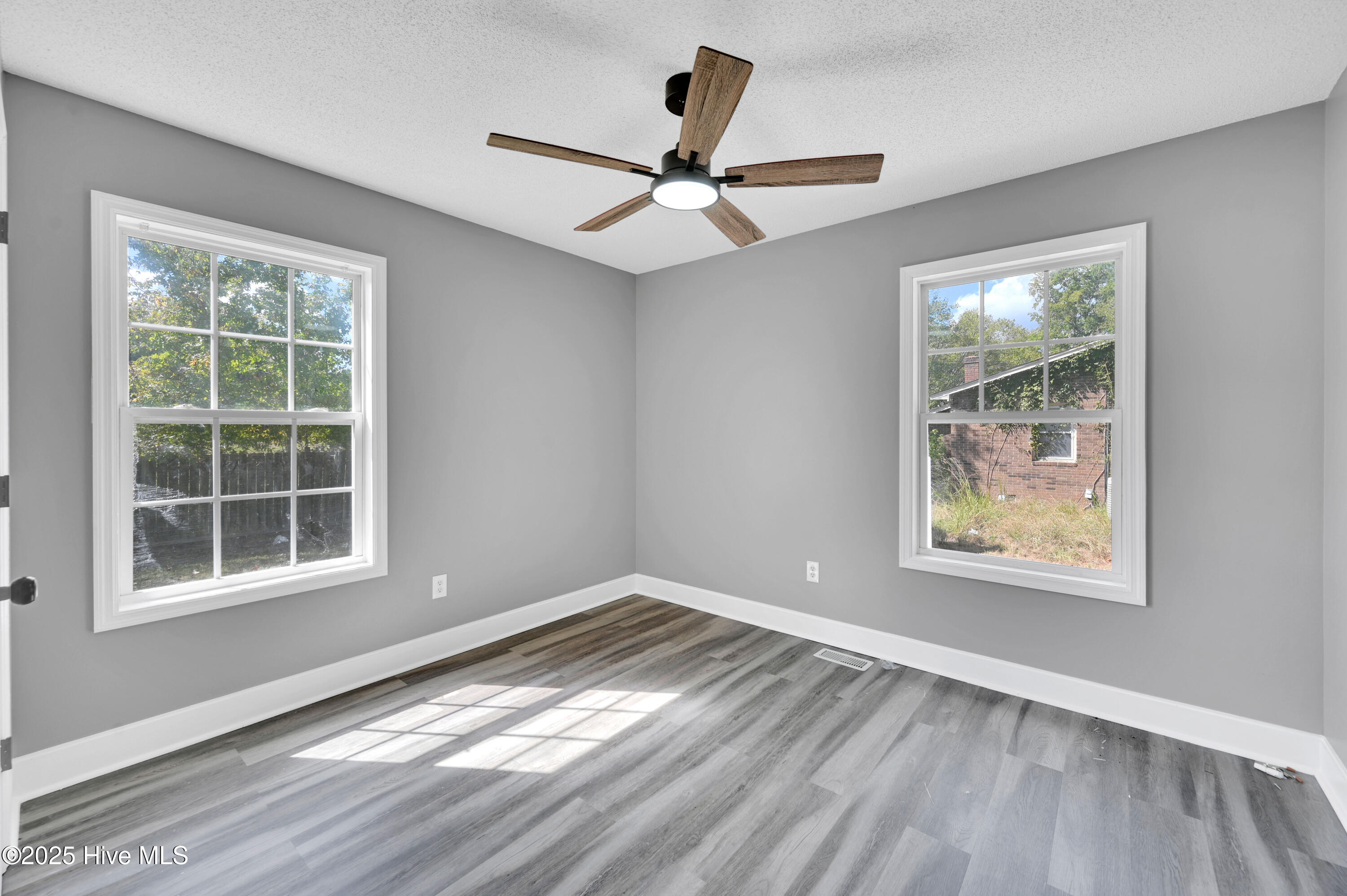 809 E First Street Property Photo 31