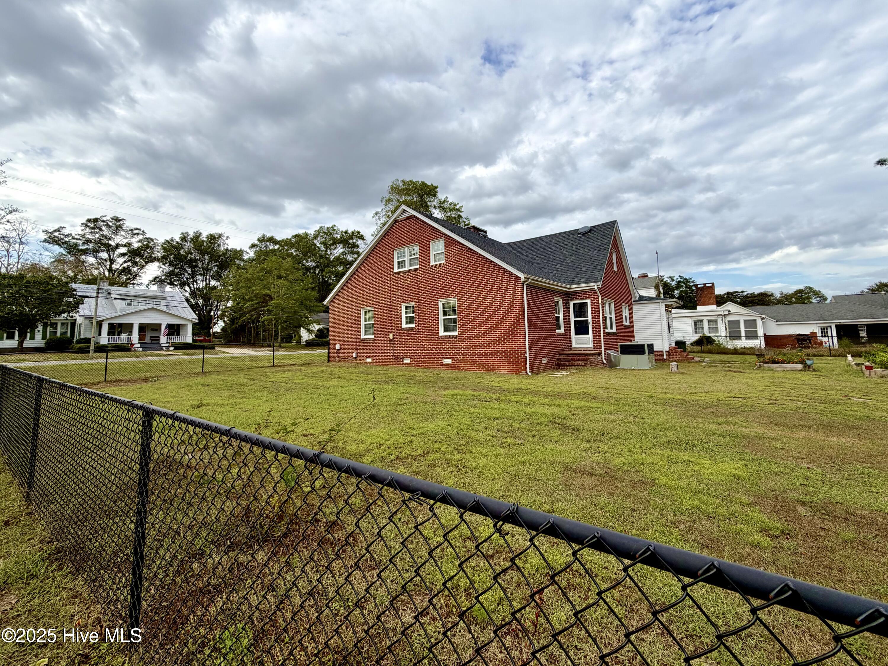 406 N Caswell Street Property Photo 7