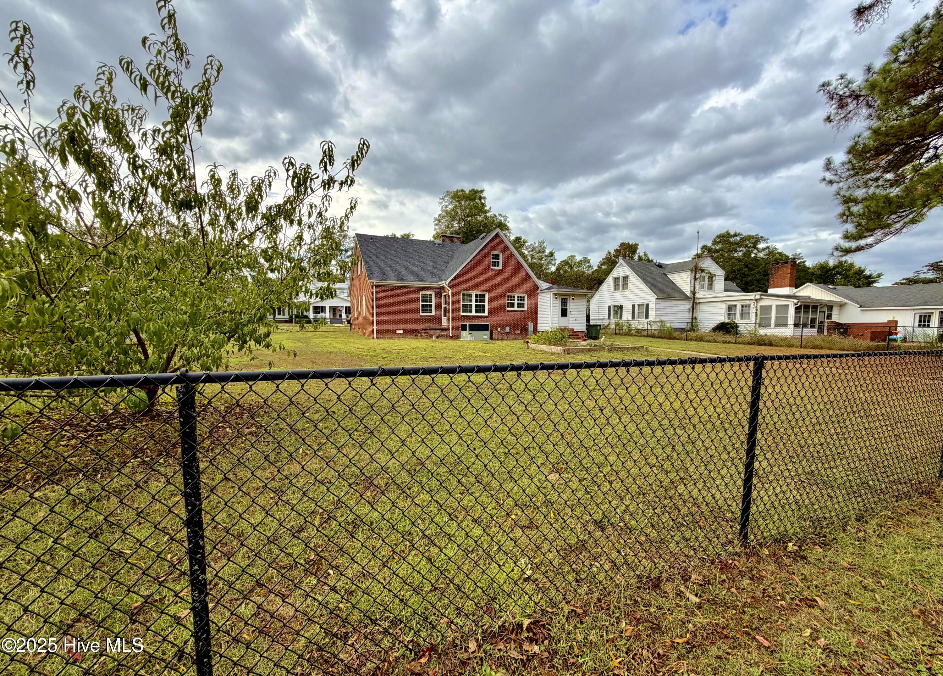 406 N Caswell Street Property Photo 9