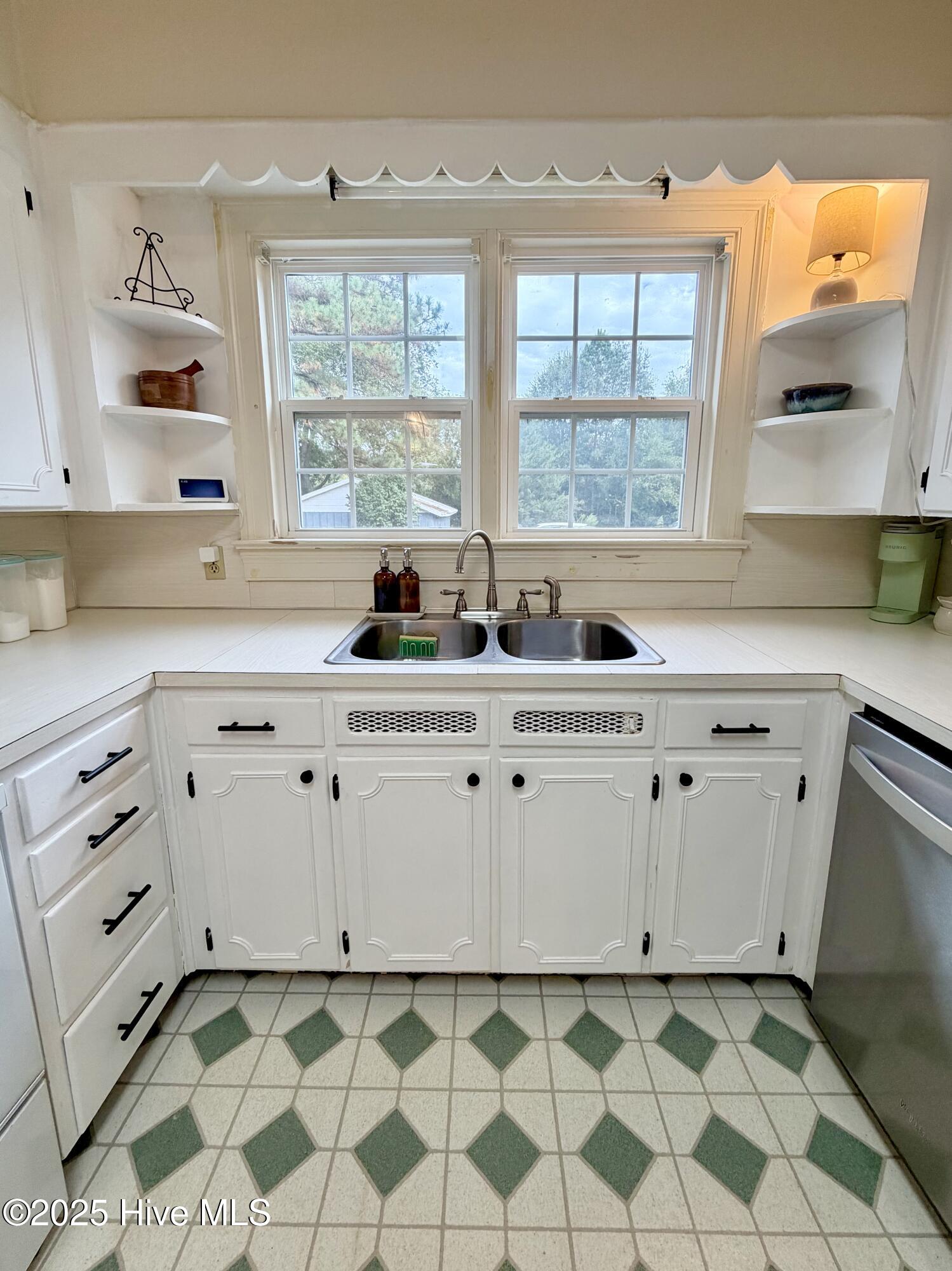 406 N Caswell Street Property Photo 43