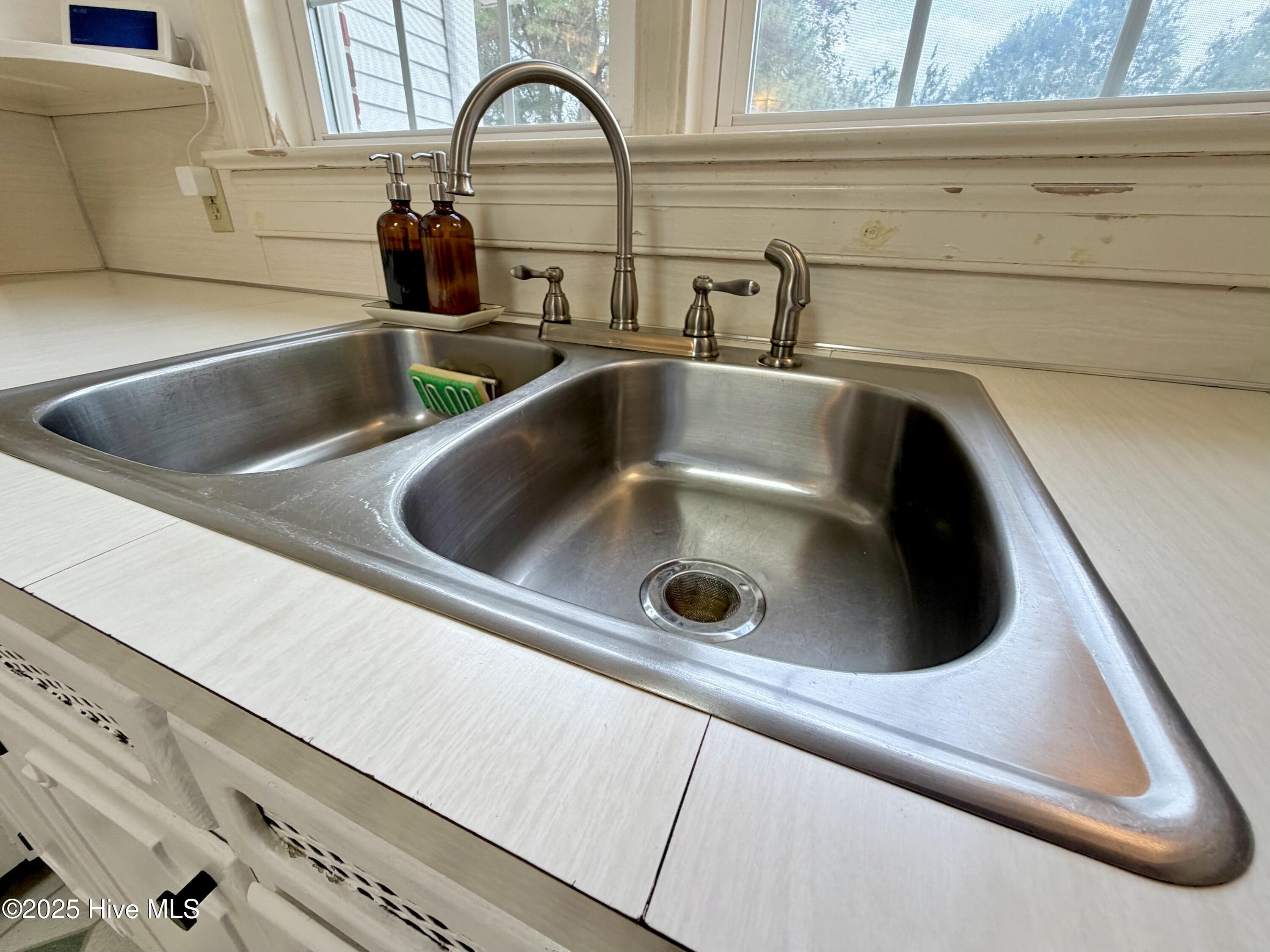 406 N Caswell Street Property Photo 46