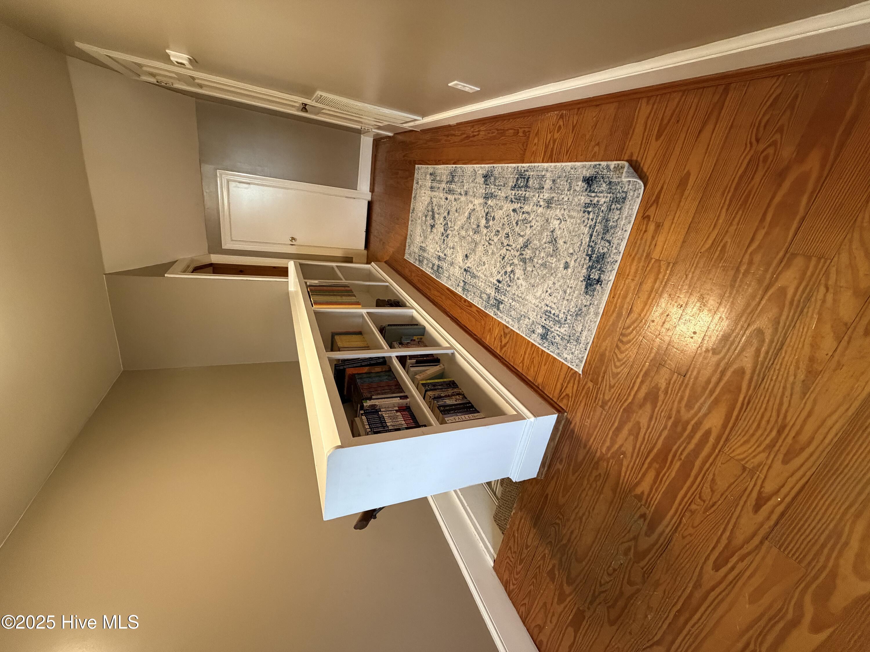 406 N Caswell Street Property Photo 79