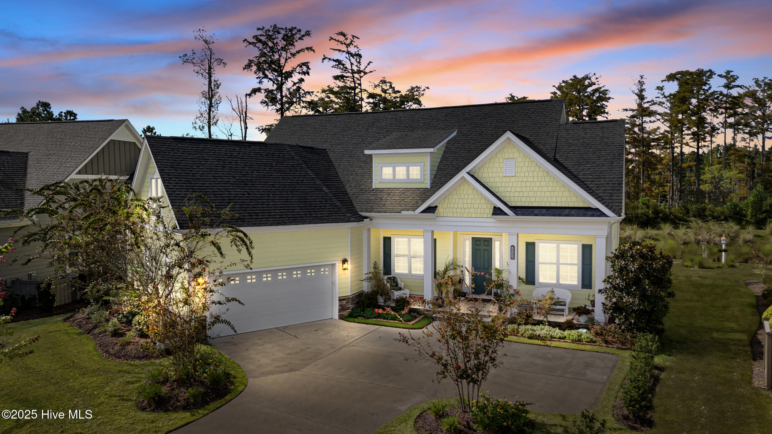 3045 Smeades Drive Property Photo 1