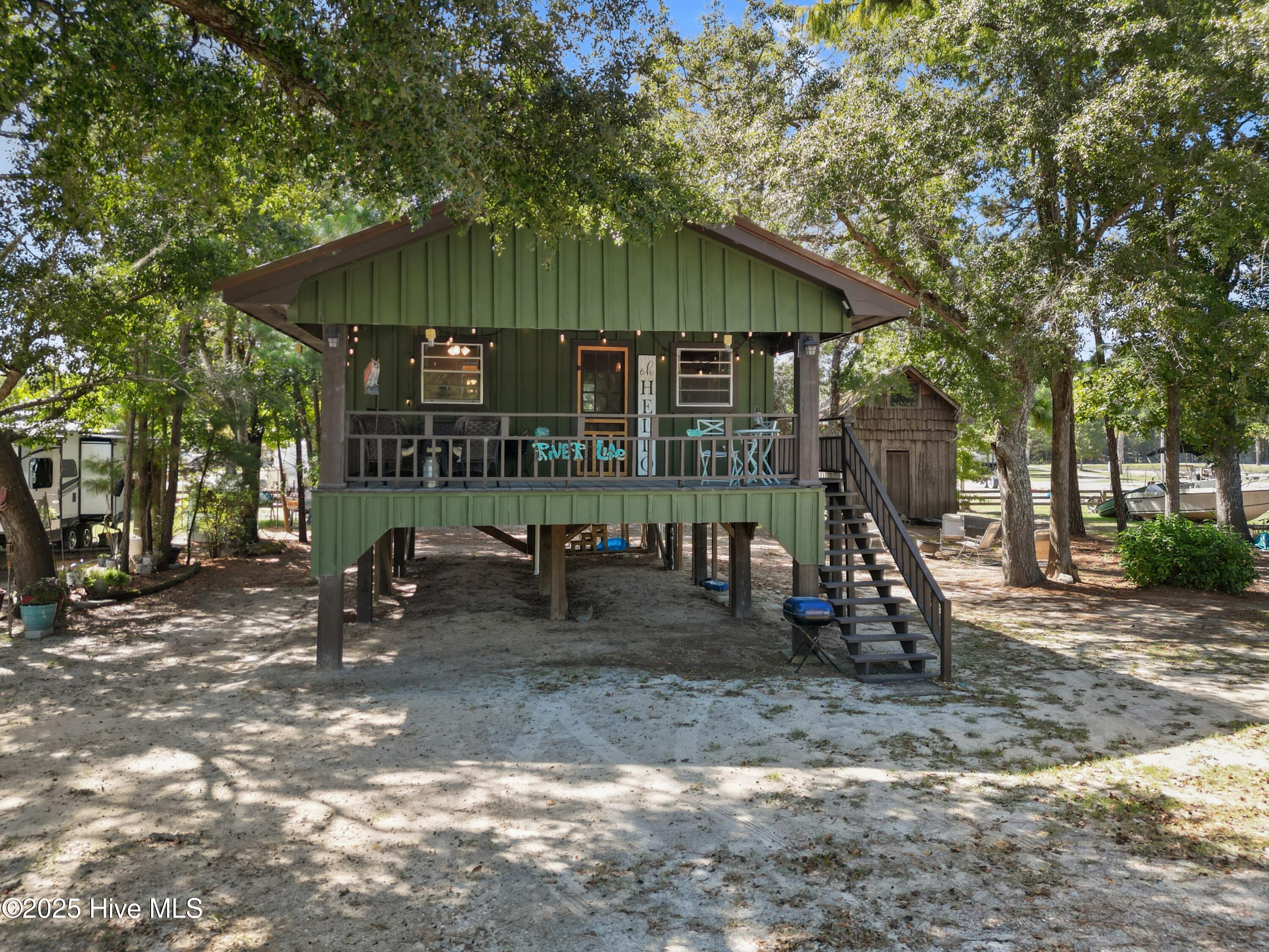 2050 River Road Property Photo 1