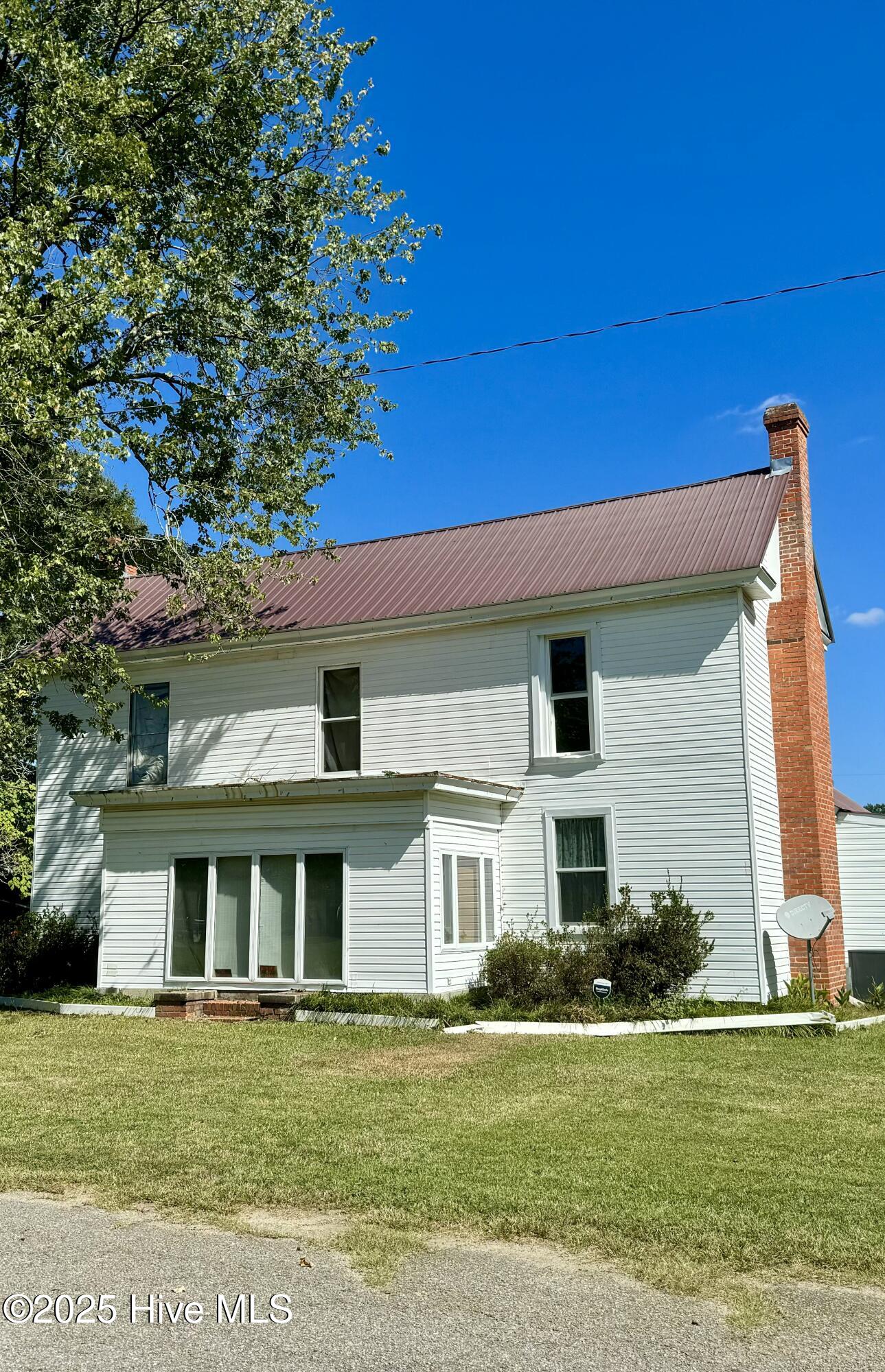 205 Railroad Street Property Photo 1