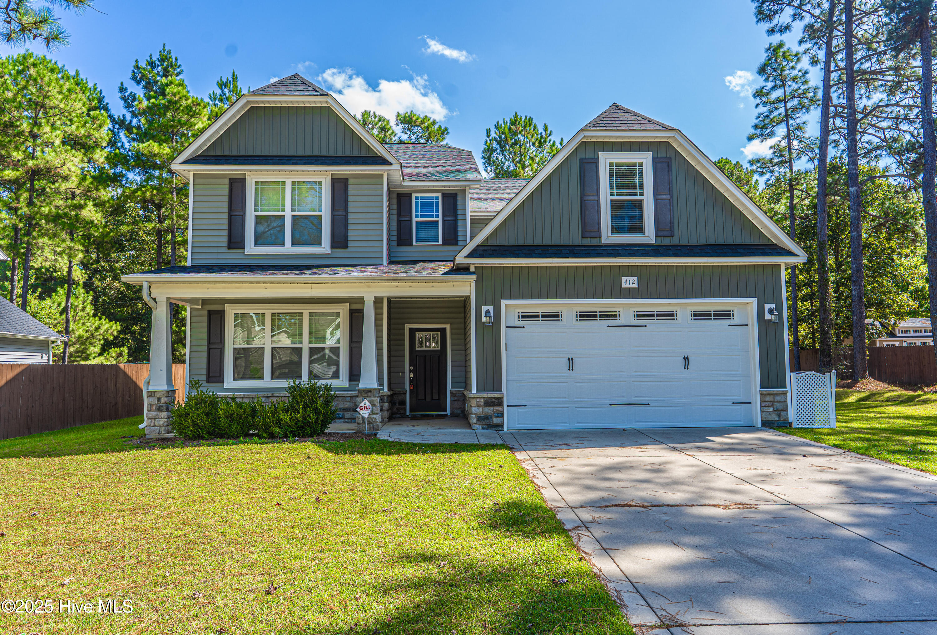 412 Palisades Drive Property Photo 1