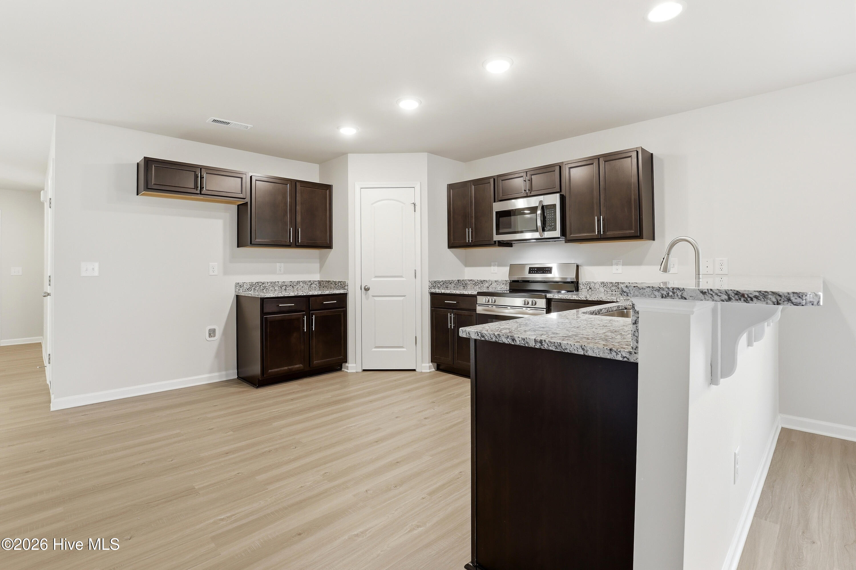 202 Streamlet Drive Property Photo 7