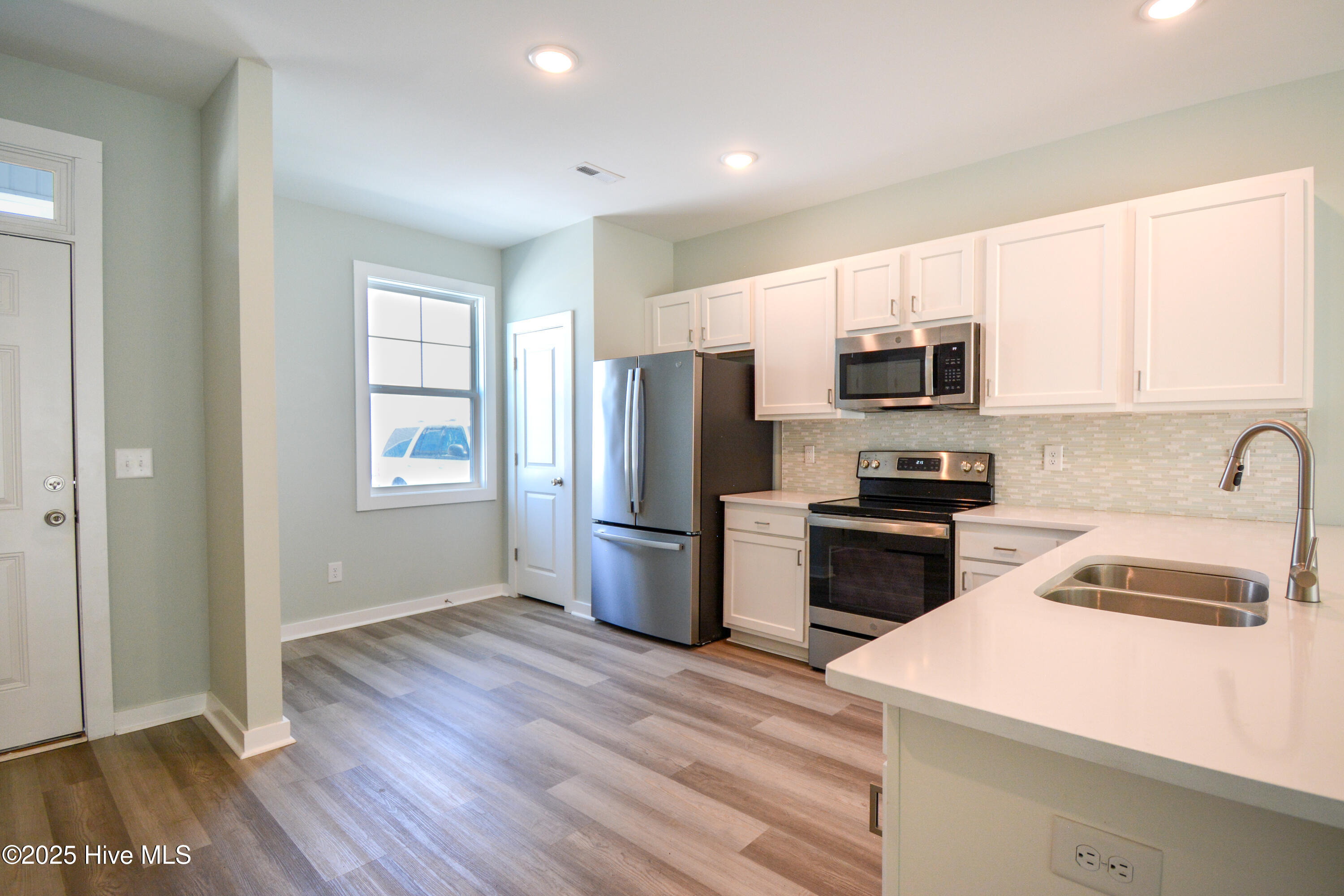 427 Sunfish Lane Property Photo 4