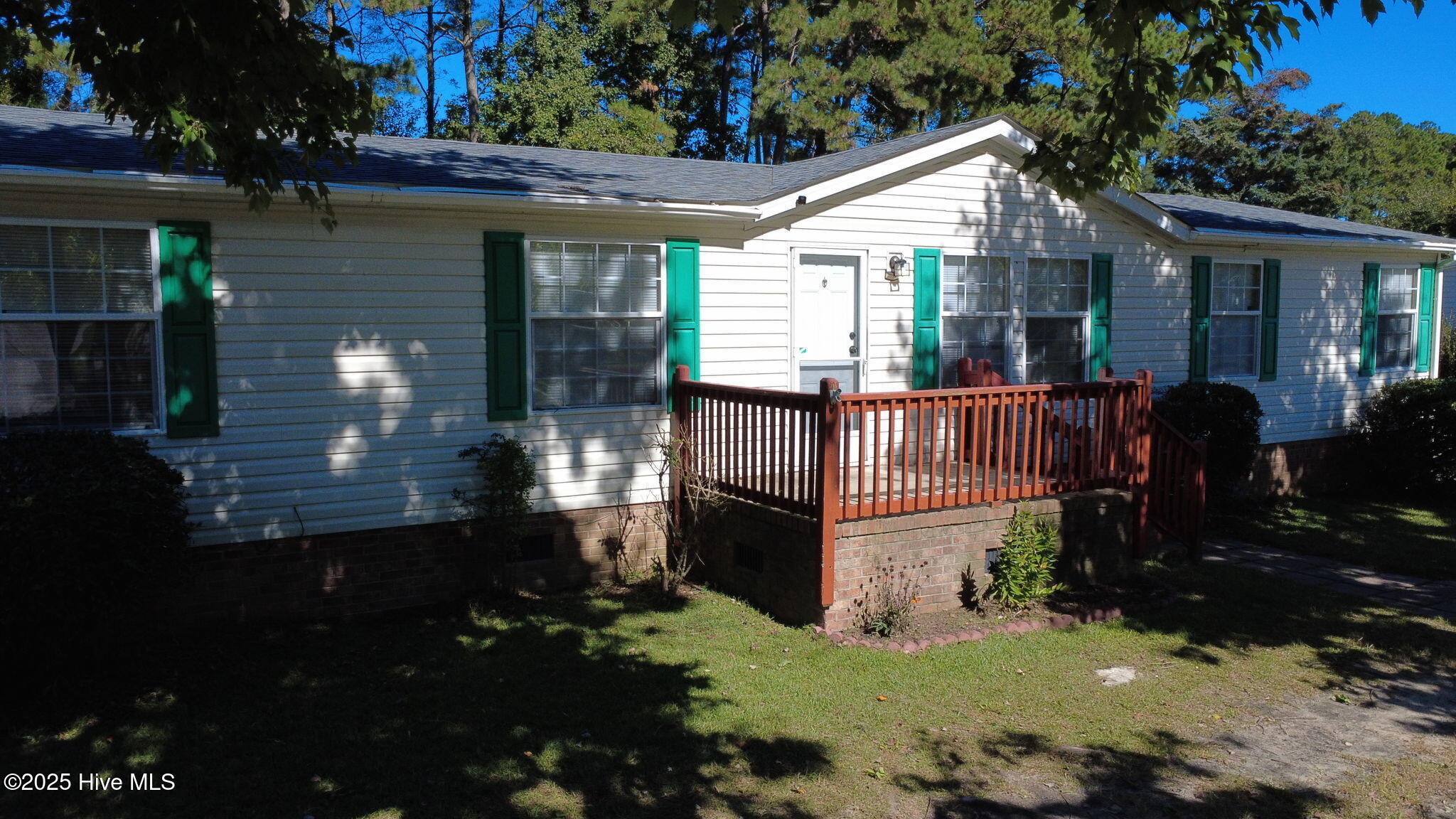 124 Waterview Drive Property Photo 1