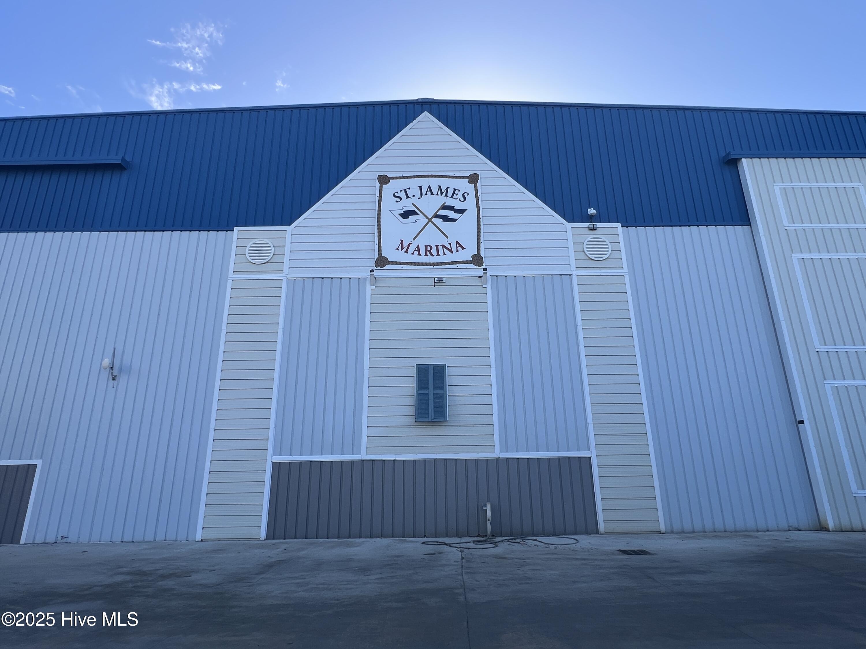 2571 St James Drive B-44 Property Photo 1