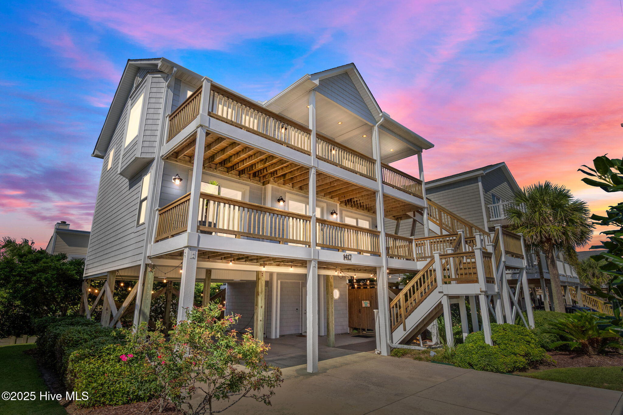 1417 N Topsail Drive Property Photo 1