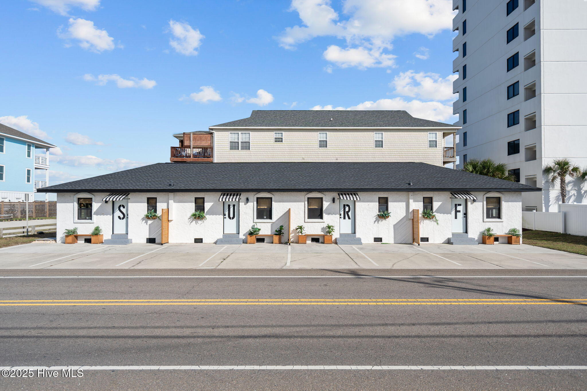 1603 Lake Park Boulevard S Property Photo 1