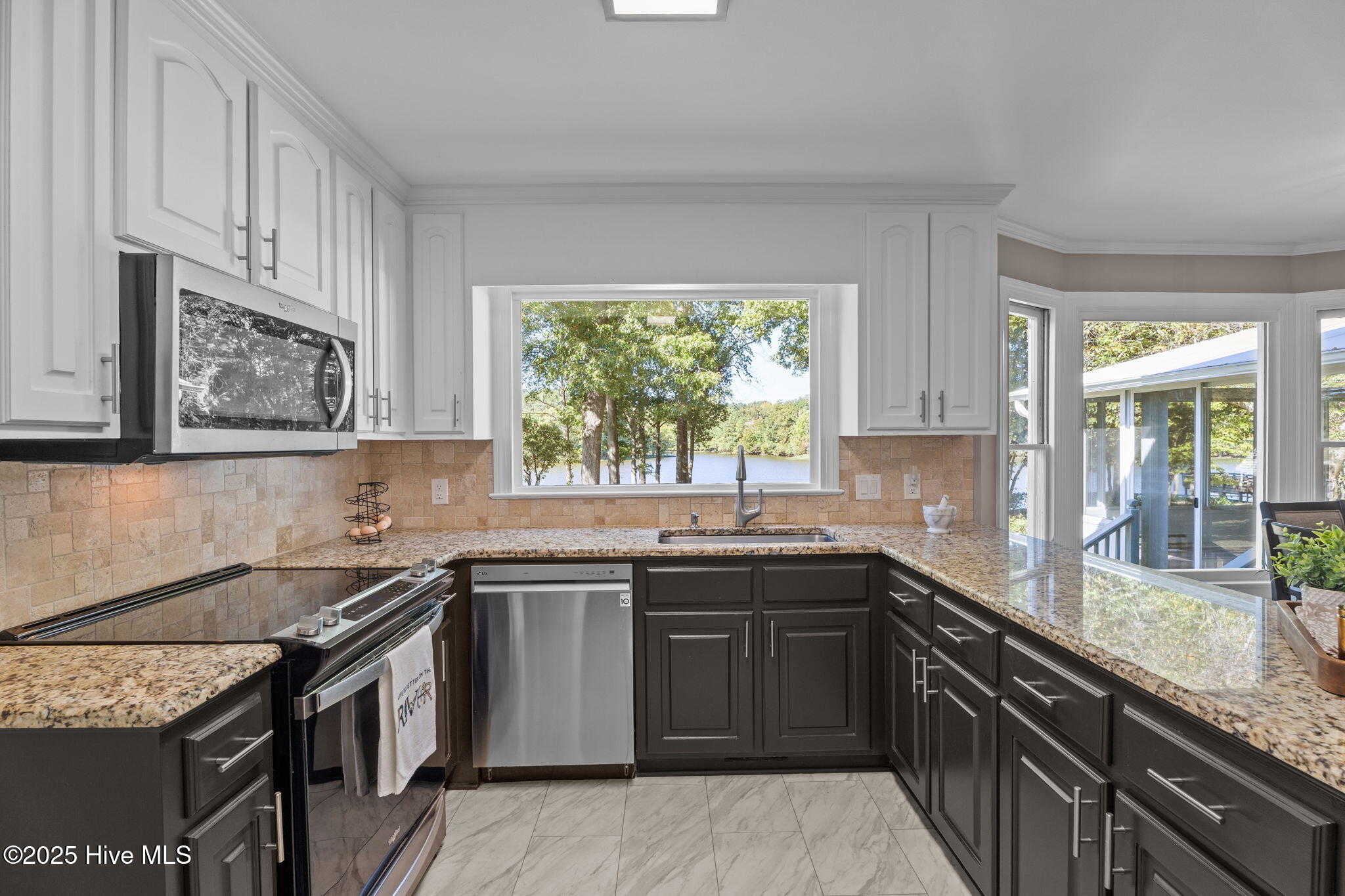 6992 Riverpoint Road Property Photo 10